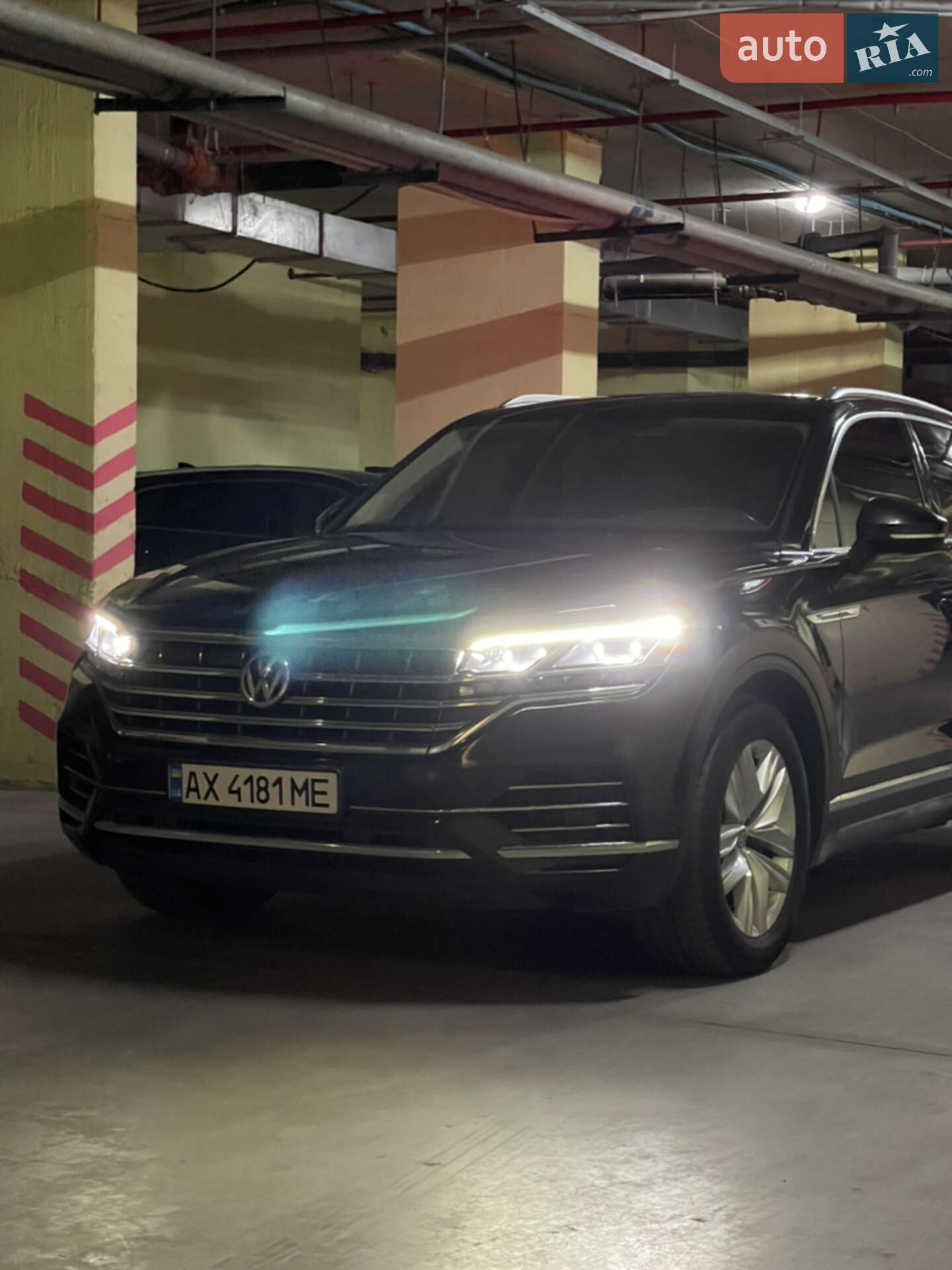 Volkswagen Touareg 2018 VIN WVGZZZCRZKD003188 фото оголошення 2 з 59