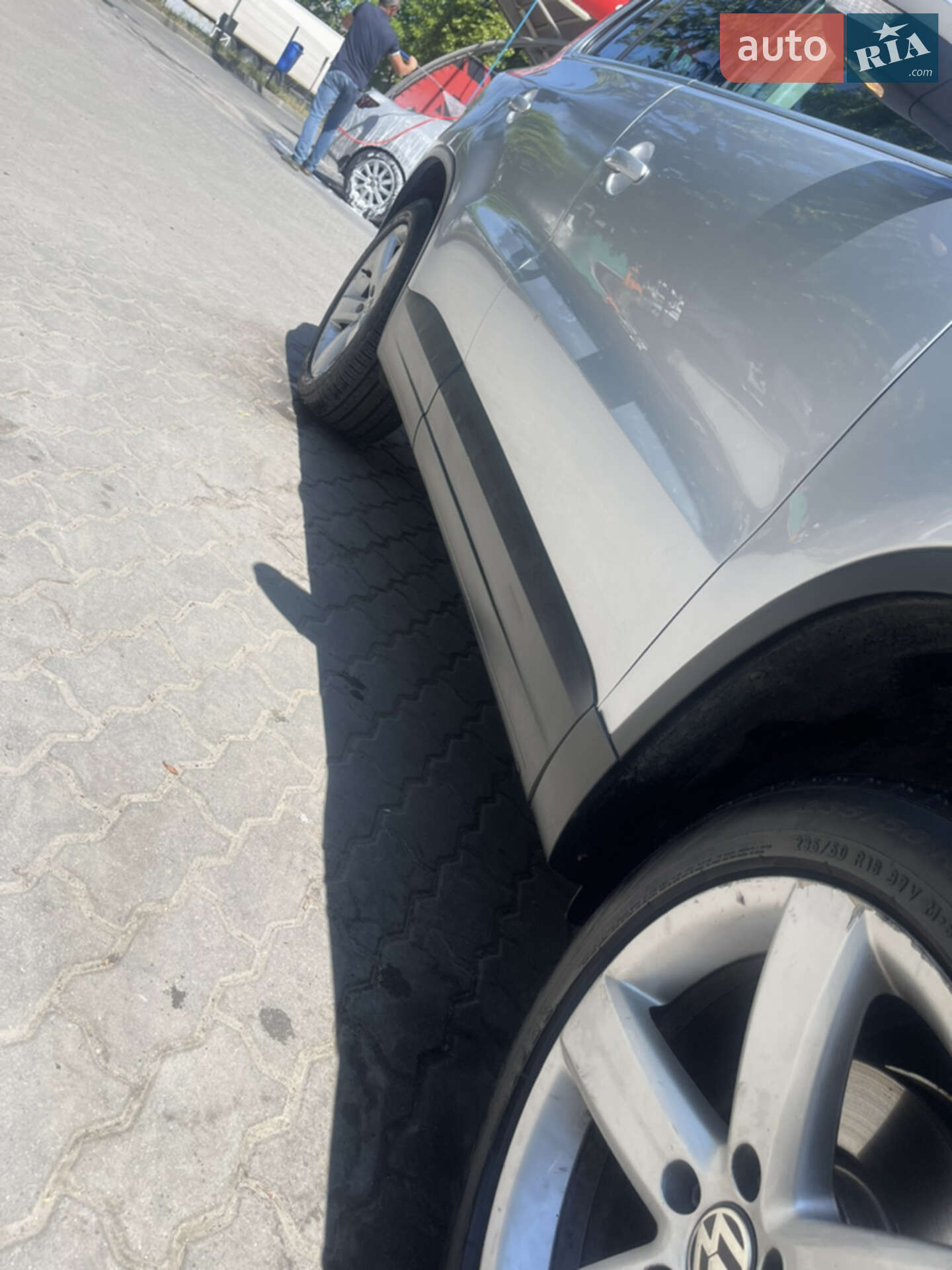 Volkswagen Tiguan 2010 VIN WVGBV7AX2BW517858 фото оголошення 2 з 15
