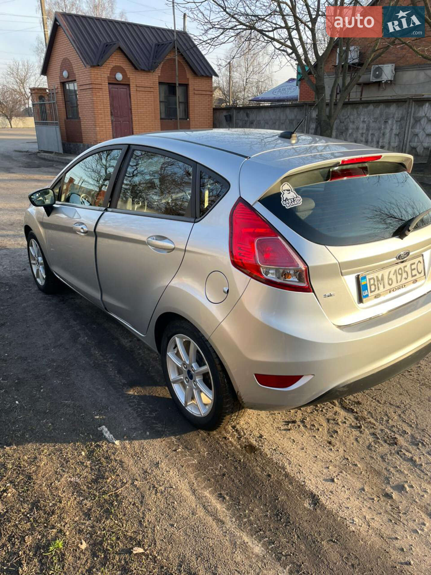 Ford Fiesta 2019 VIN 3FADP4EJ3KM136943 фото оголошення 3 з 10