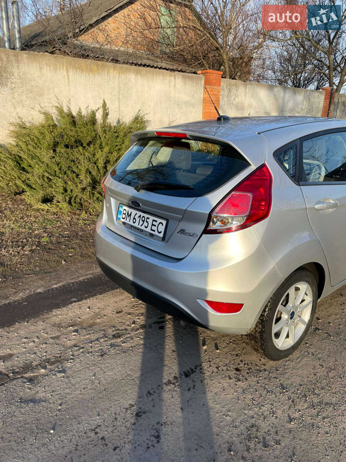 Ford Fiesta 2019 VIN 3FADP4EJ3KM136943 фото оголошення 4 з 10