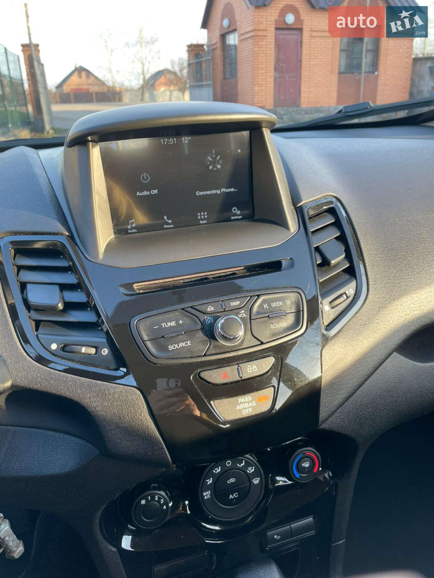 Ford Fiesta 2019 VIN 3FADP4EJ3KM136943 фото оголошення 7 з 10