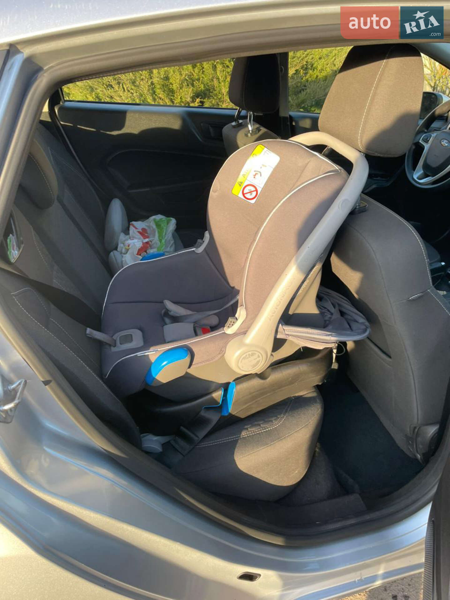 Ford Fiesta 2019 VIN 3FADP4EJ3KM136943 фото оголошення 8 з 10