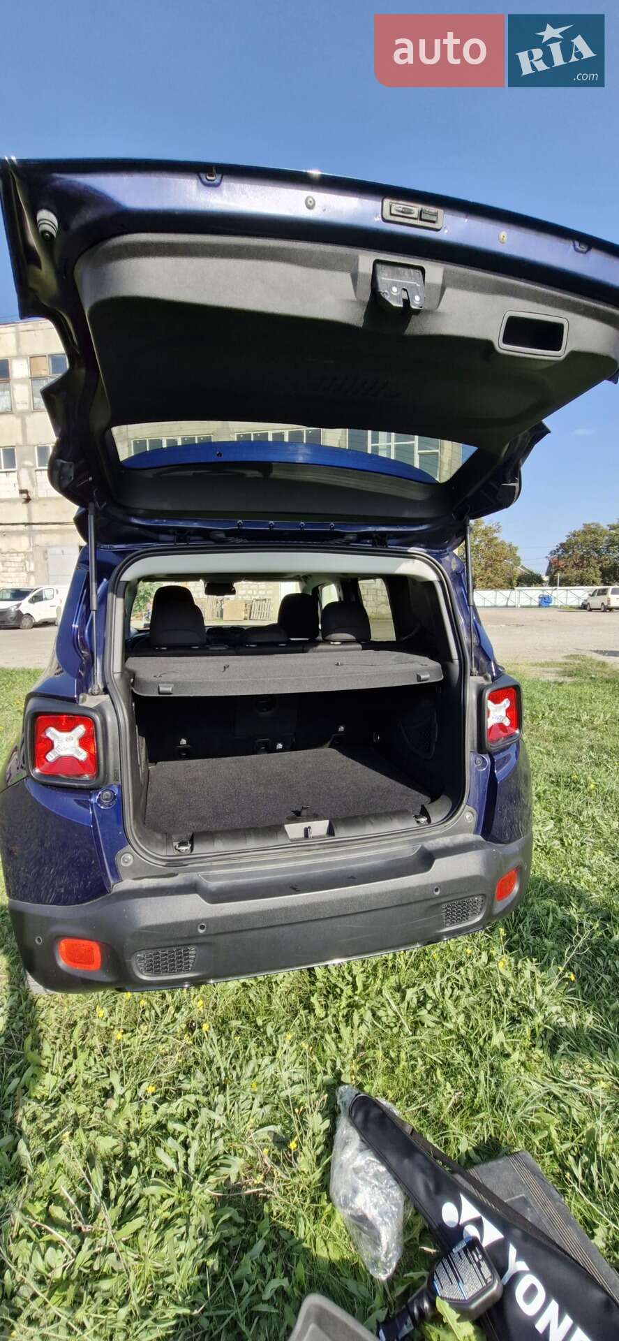 Jeep Renegade 2017 VIN ZACCJBBBXHPF55158 фото оголошення 13 з 29