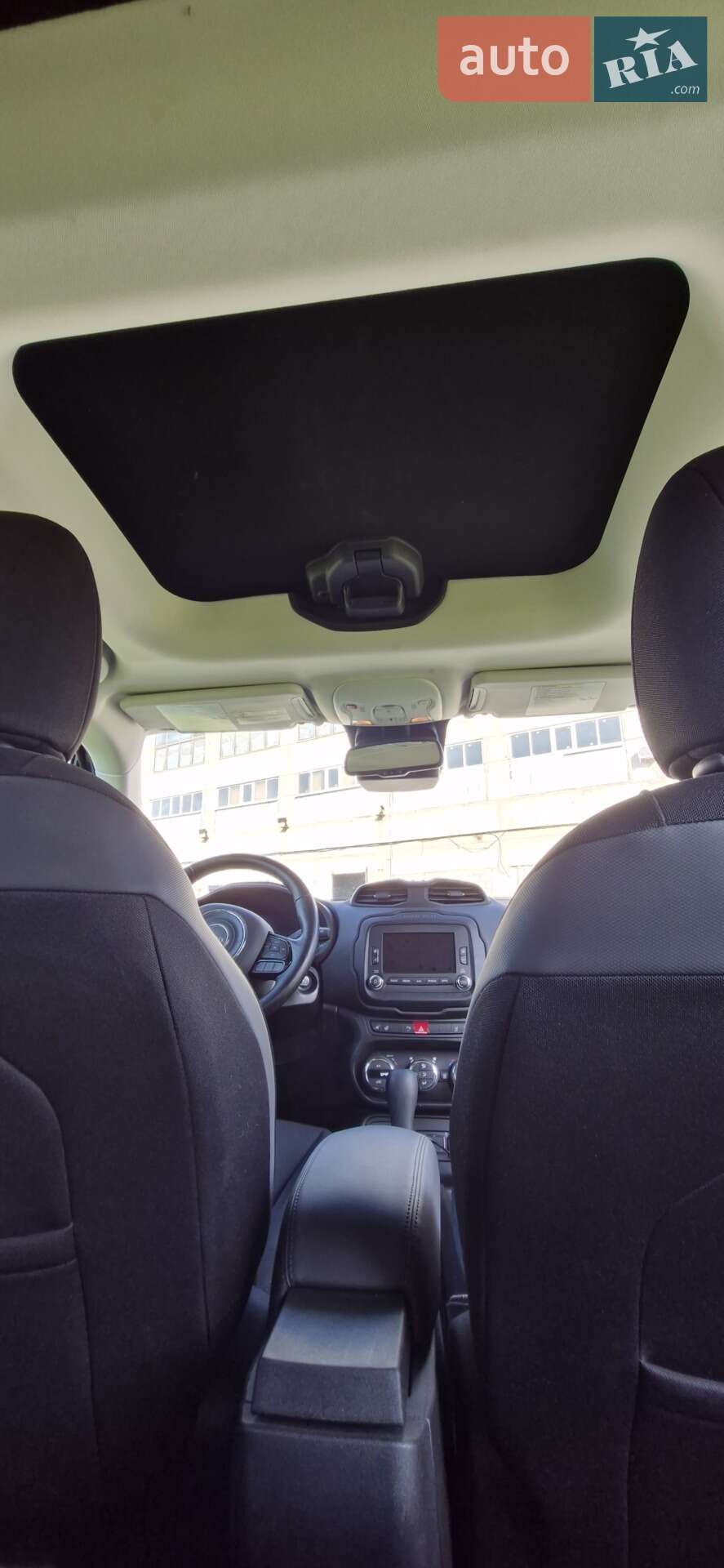Jeep Renegade 2017 VIN ZACCJBBBXHPF55158 фото оголошення 17 з 29