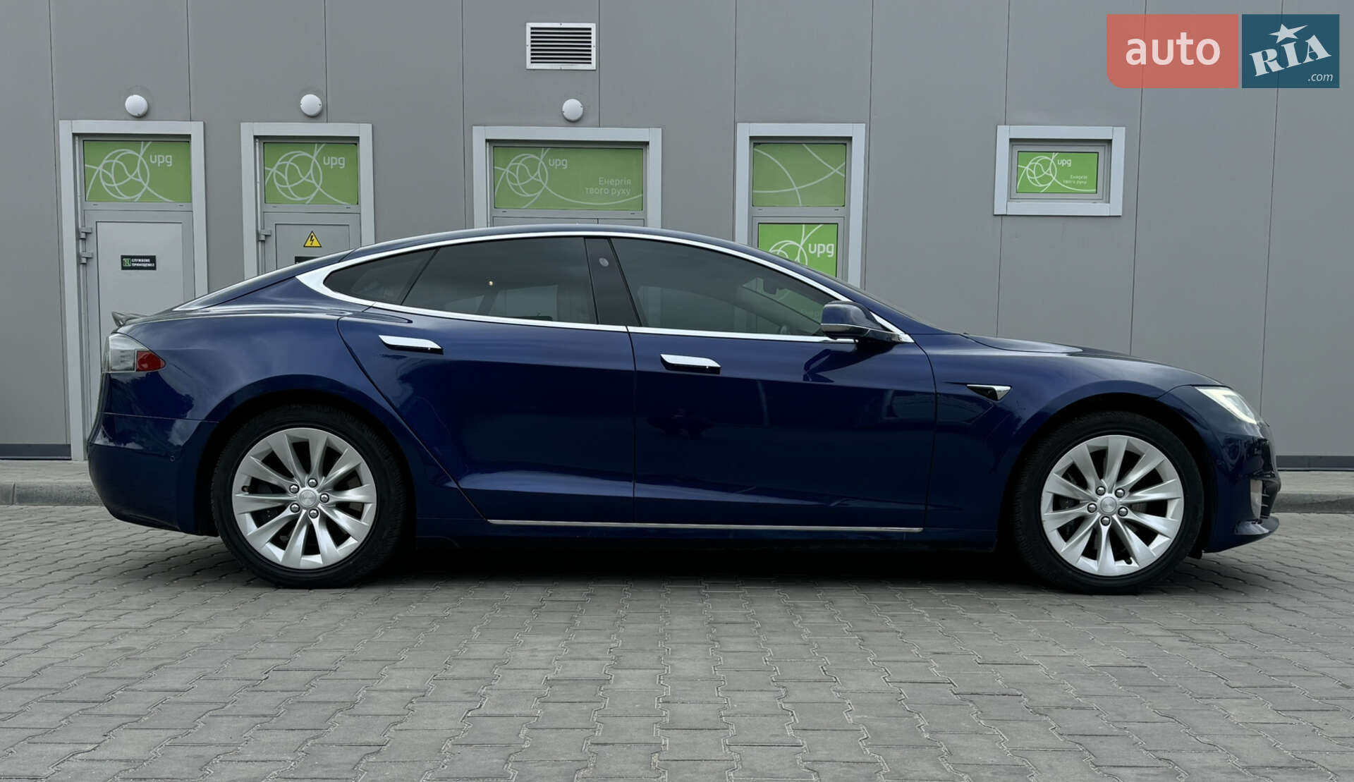 Tesla Model S 2018 VIN 5YJSA1E23JF263530 фото оголошення 4 з 27