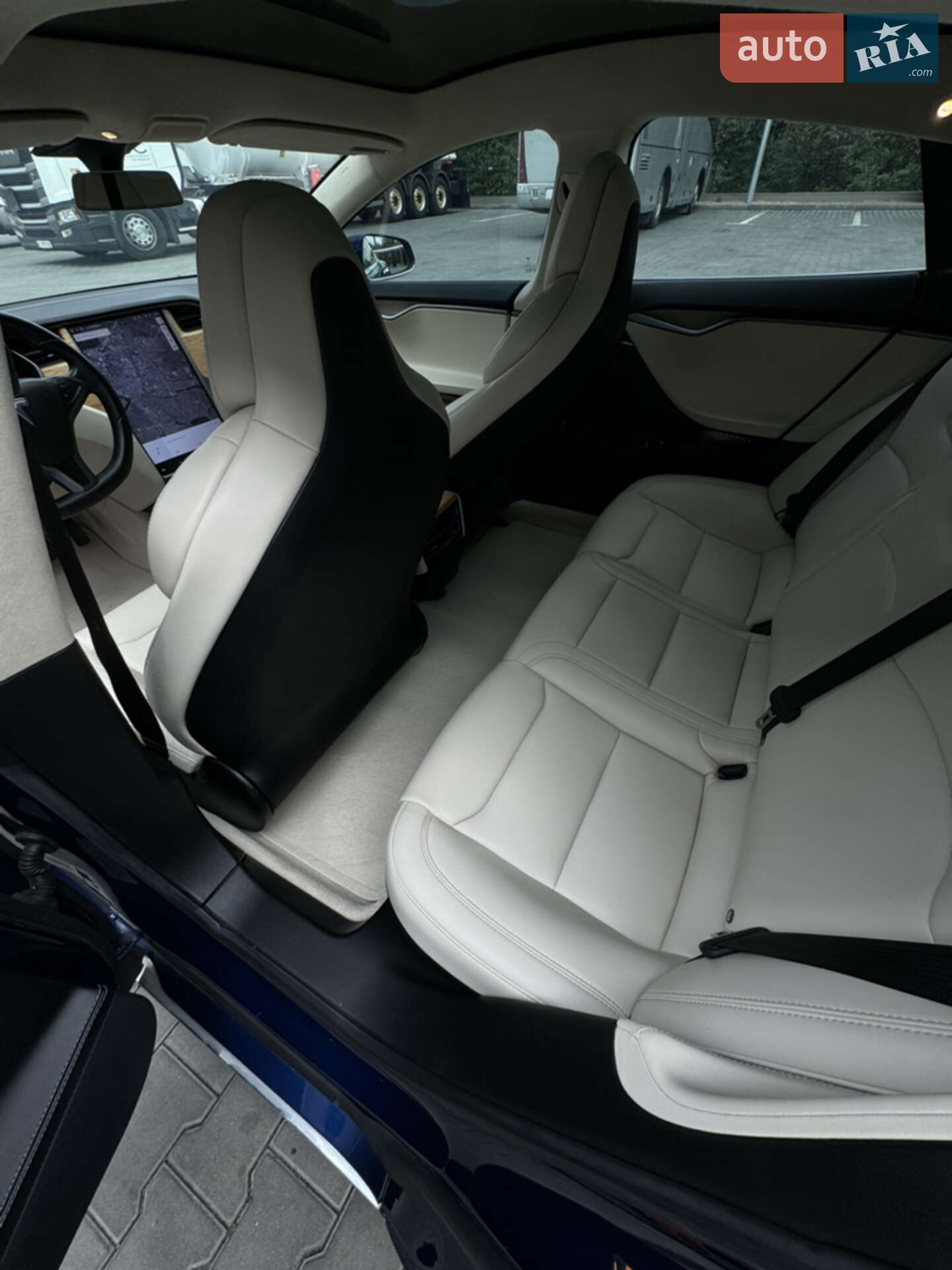 Tesla Model S 2018 VIN 5YJSA1E23JF263530 фото оголошення 17 з 27