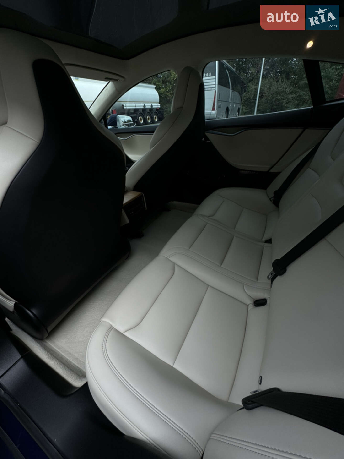 Tesla Model S 2018 VIN 5YJSA1E23JF263530 фото оголошення 22 з 27