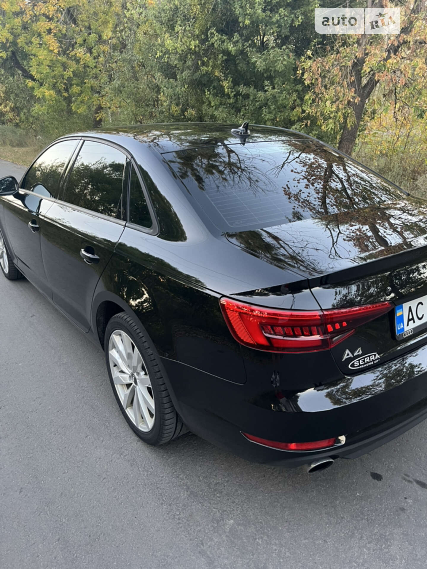 Audi A4 2016 VIN WAUANAF41HN039682 фото оголошення 2 з 21