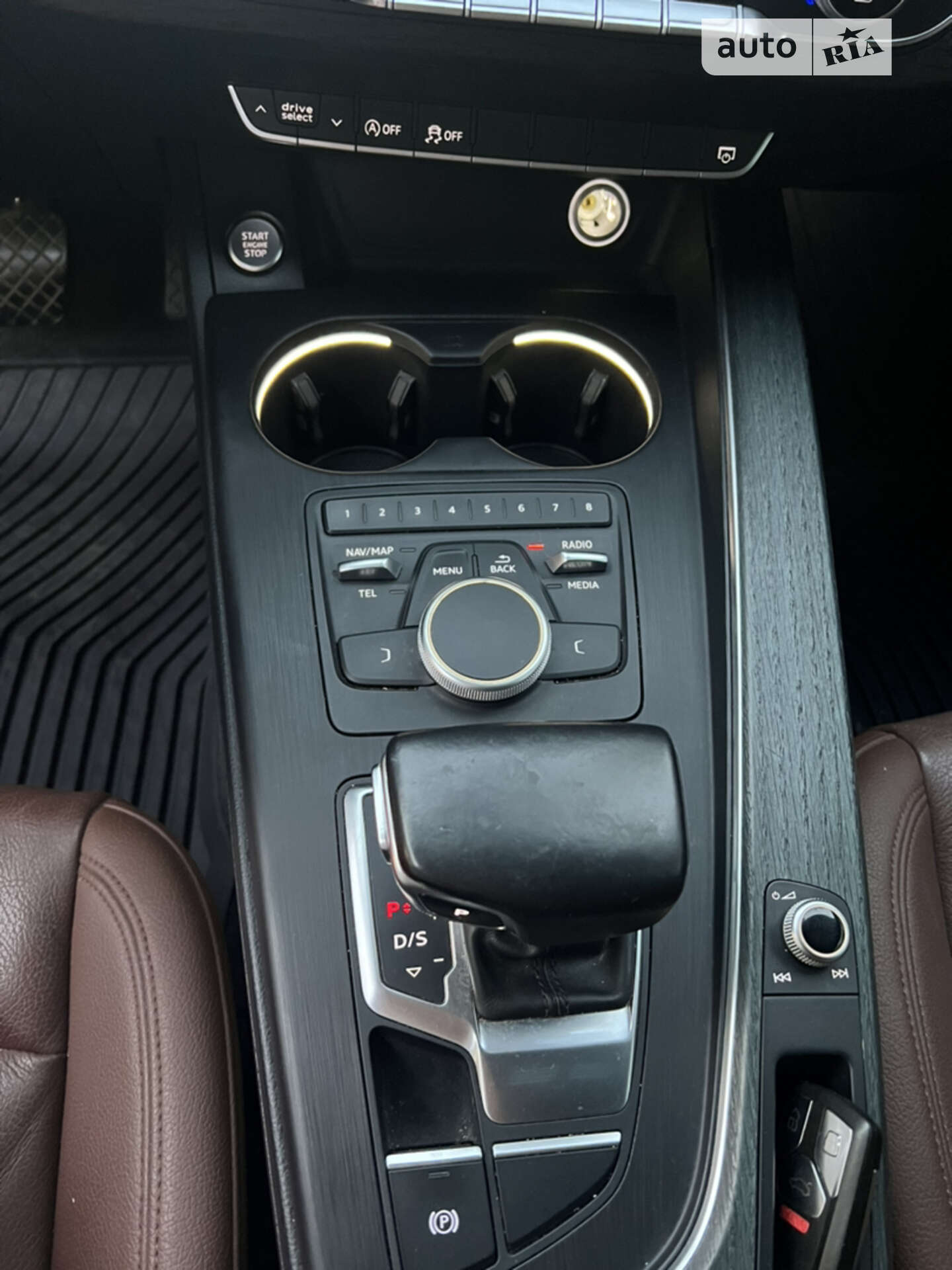 Audi A4 2016 VIN WAUANAF41HN039682 фото оголошення 17 з 21