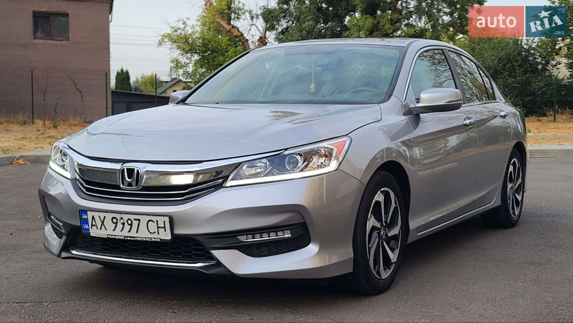 Honda Accord 2017 VIN 1HGCR2F79HA228072 фото оголошення 3 з 17