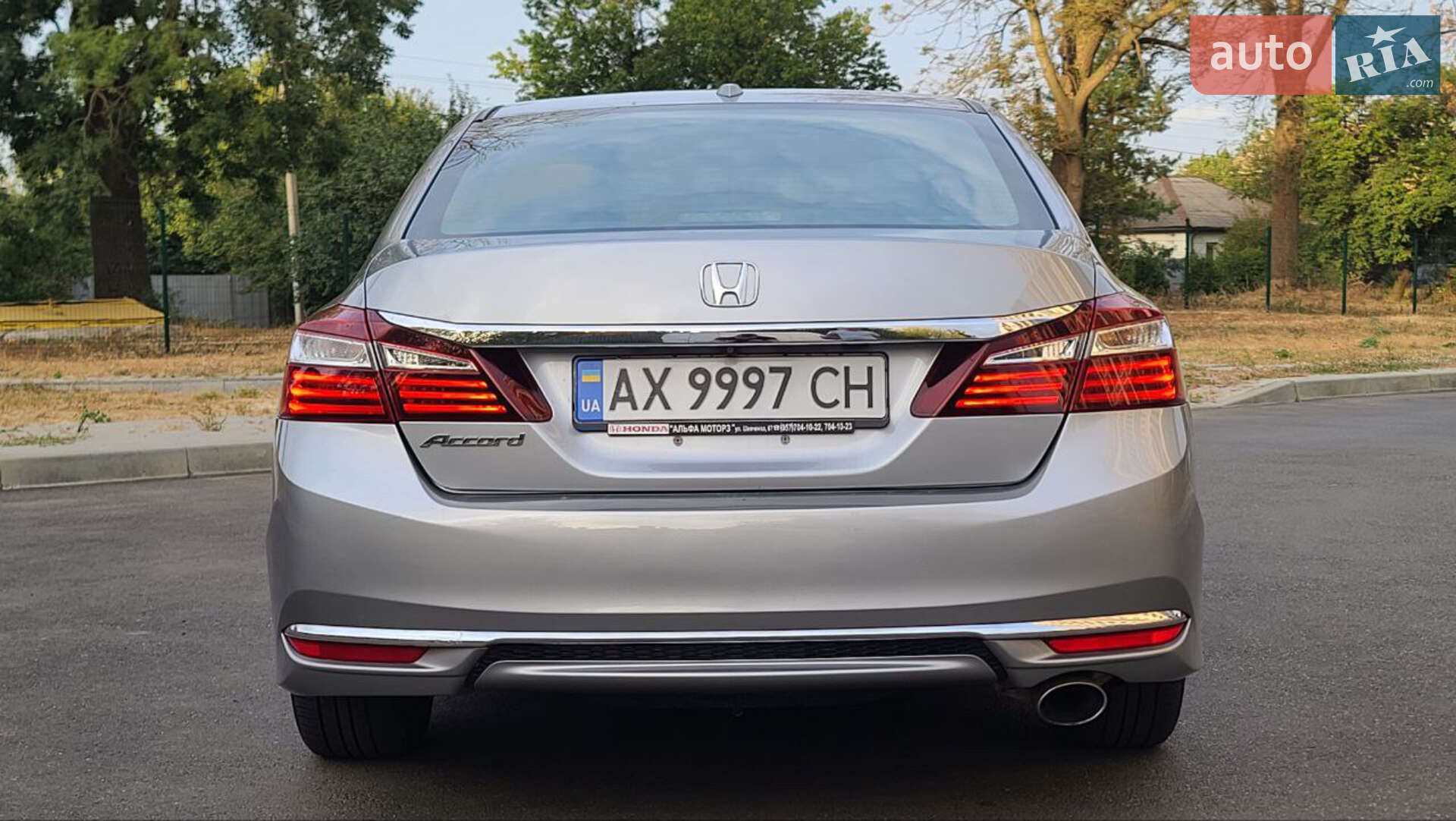 Honda Accord 2017 VIN 1HGCR2F79HA228072 фото оголошення 6 з 17