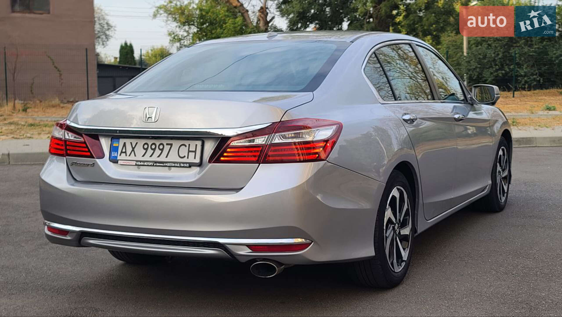 Honda Accord 2017 VIN 1HGCR2F79HA228072 фото оголошення 7 з 17