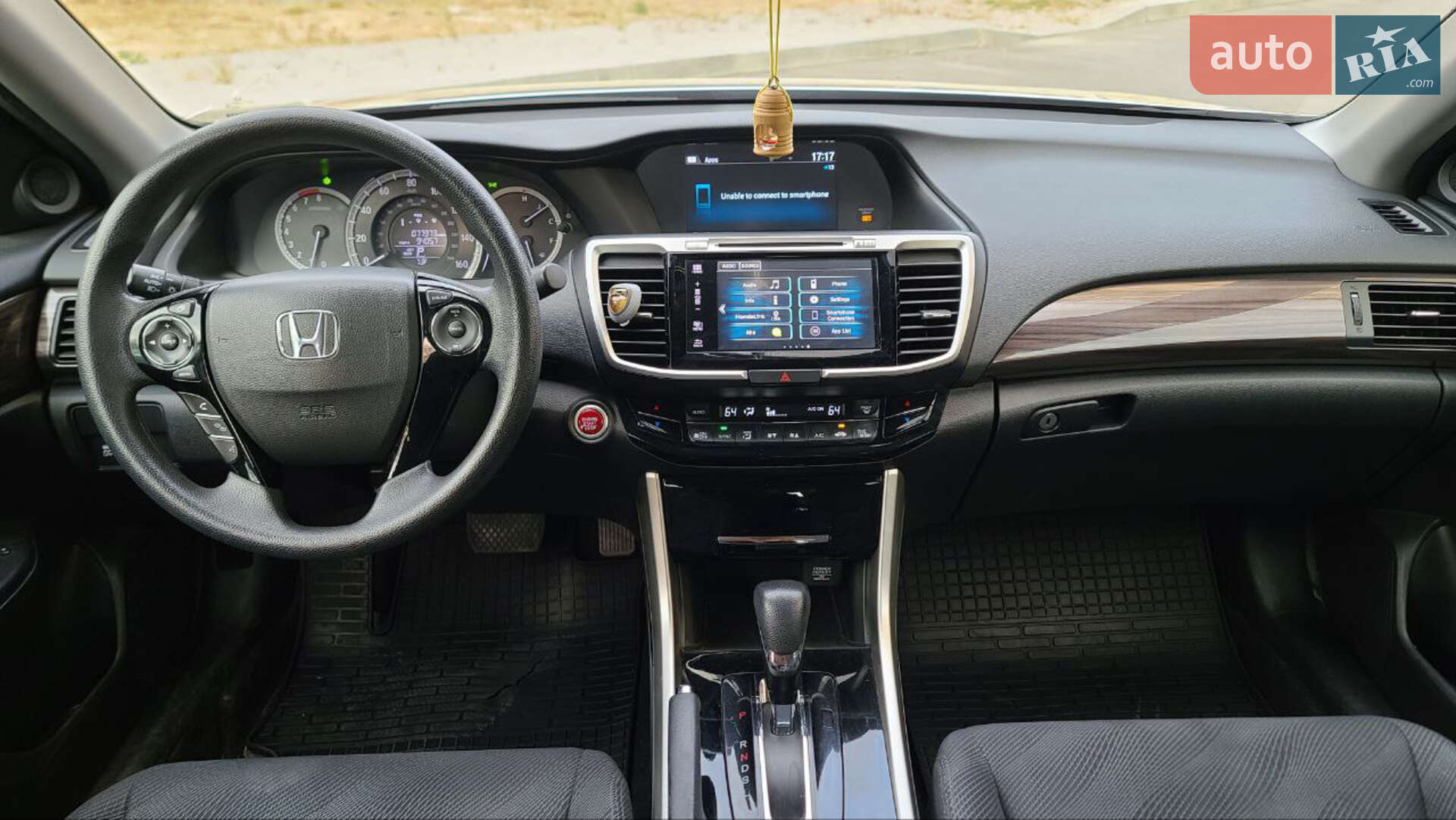Honda Accord 2017 VIN 1HGCR2F79HA228072 фото оголошення 10 з 17