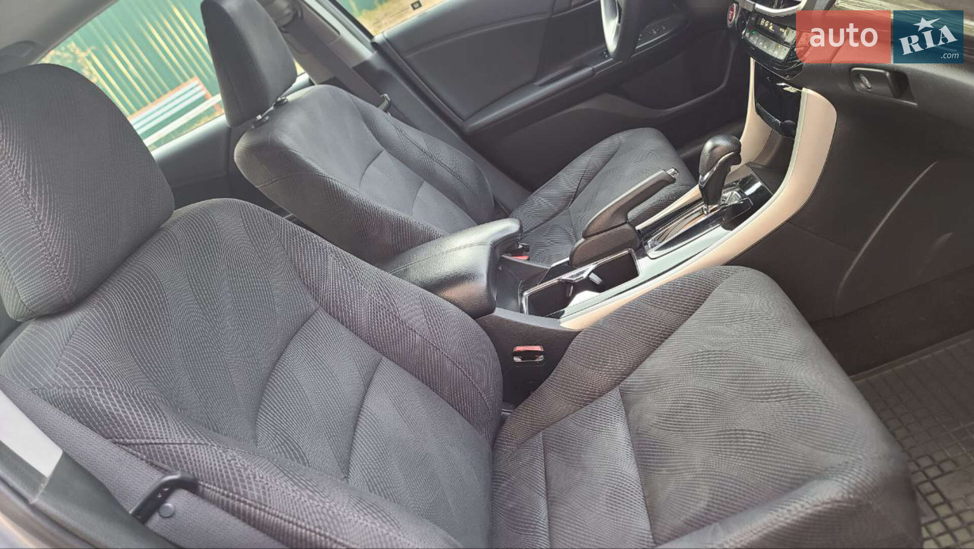Honda Accord 2017 VIN 1HGCR2F79HA228072 фото оголошення 16 з 17