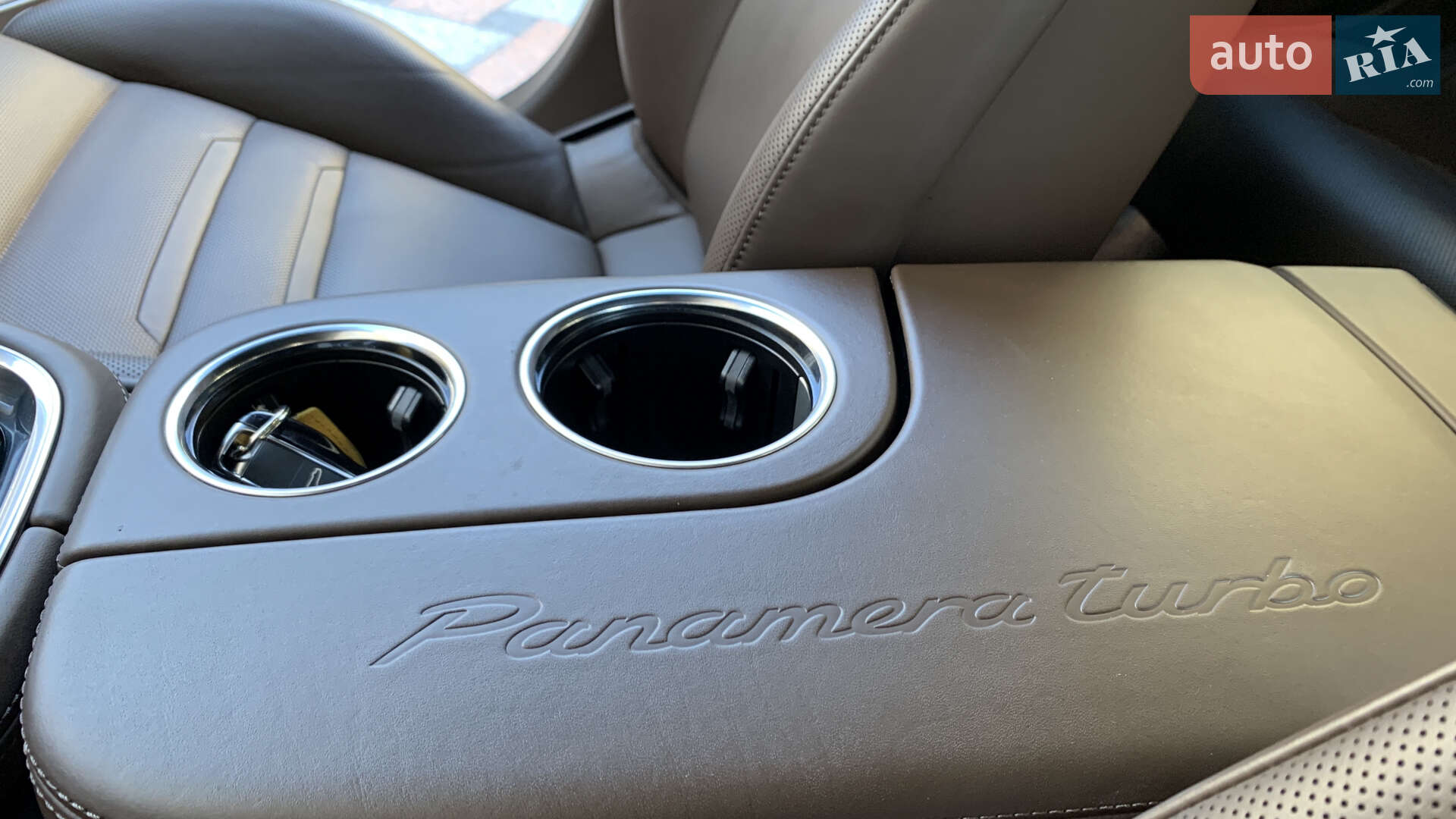 Porsche Panamera 2016 VIN WP0ZZZ97ZHL151366 фото оголошення 33 з 69