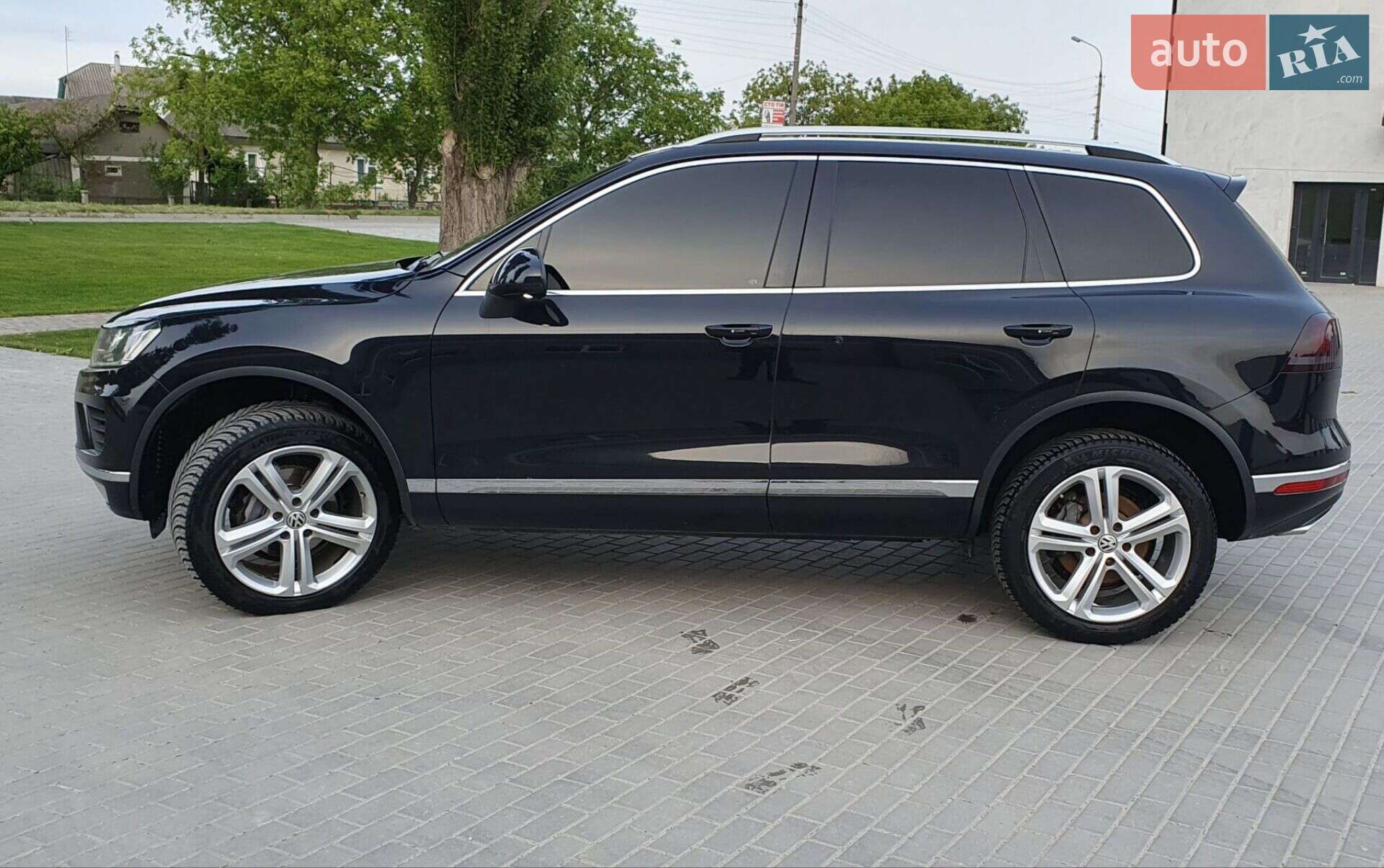 Volkswagen Touareg 2018 VIN WVGZZZCRZJD007231 фото оголошення 34 з 37