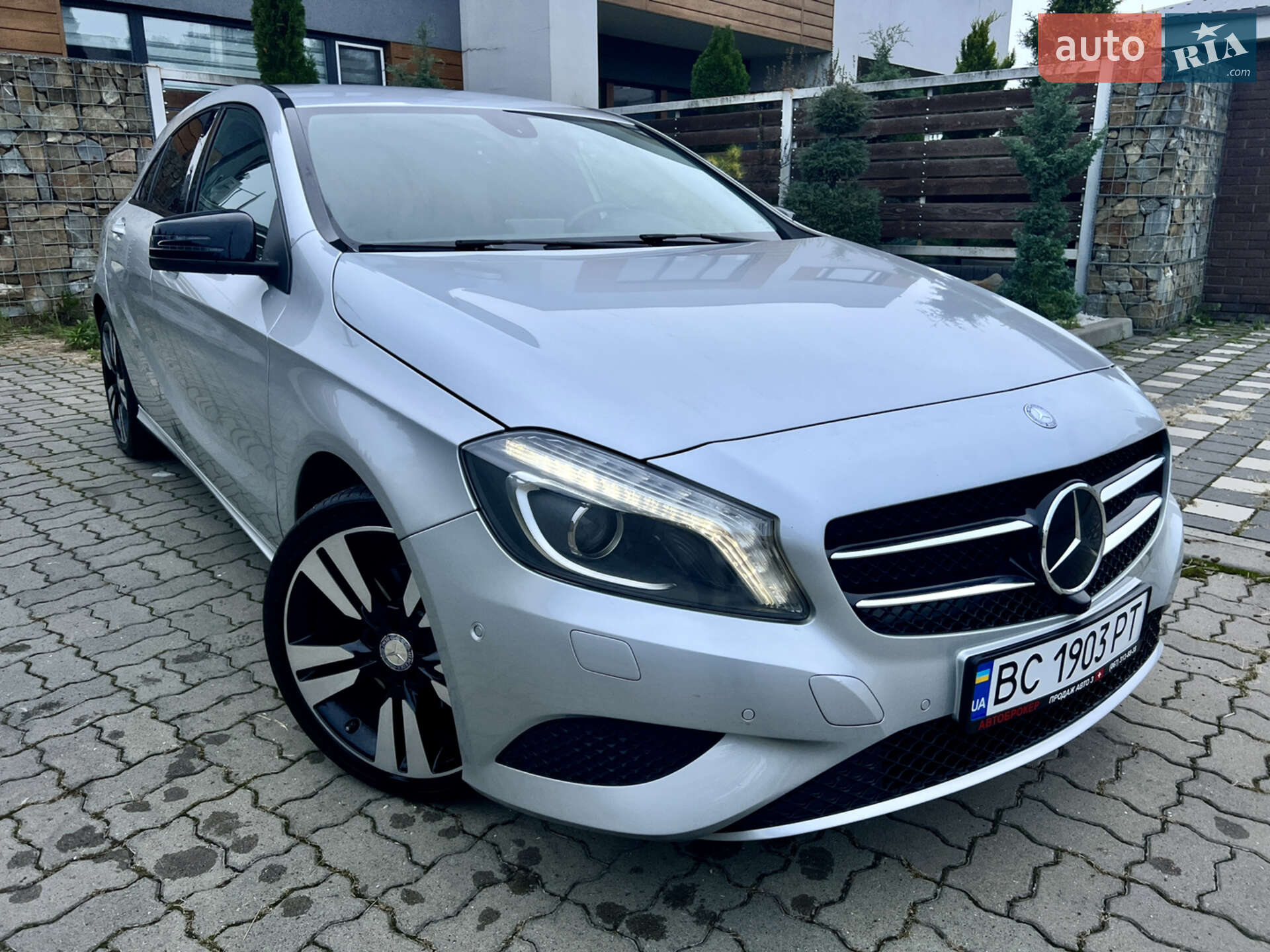 Mercedes-Benz A-Class 2015 VIN WDD1760431J373247 фото оголошення 4 з 46