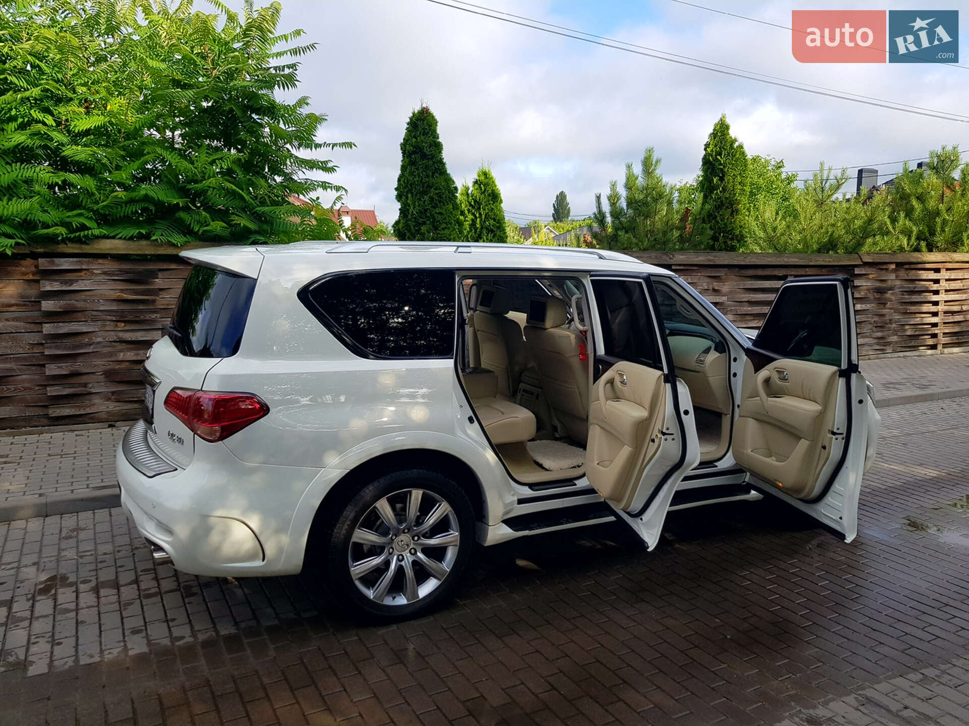 Infiniti QX56 2011 VIN JN1JANZ62U0001087 фото оголошення 9 з 19