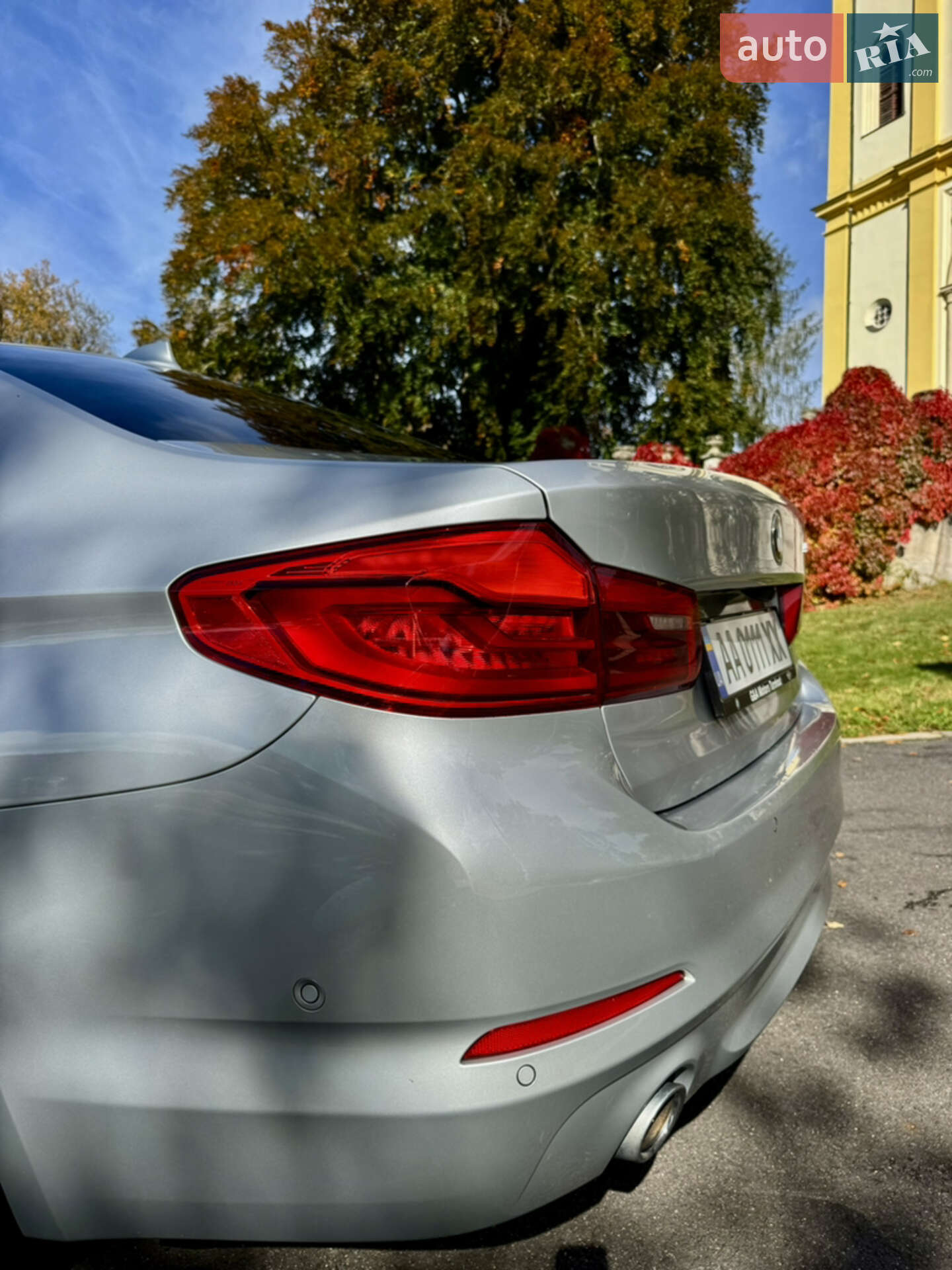 BMW 5 Series 2019 VIN WBAJF31090CD44539 фото оголошення 13 з 37