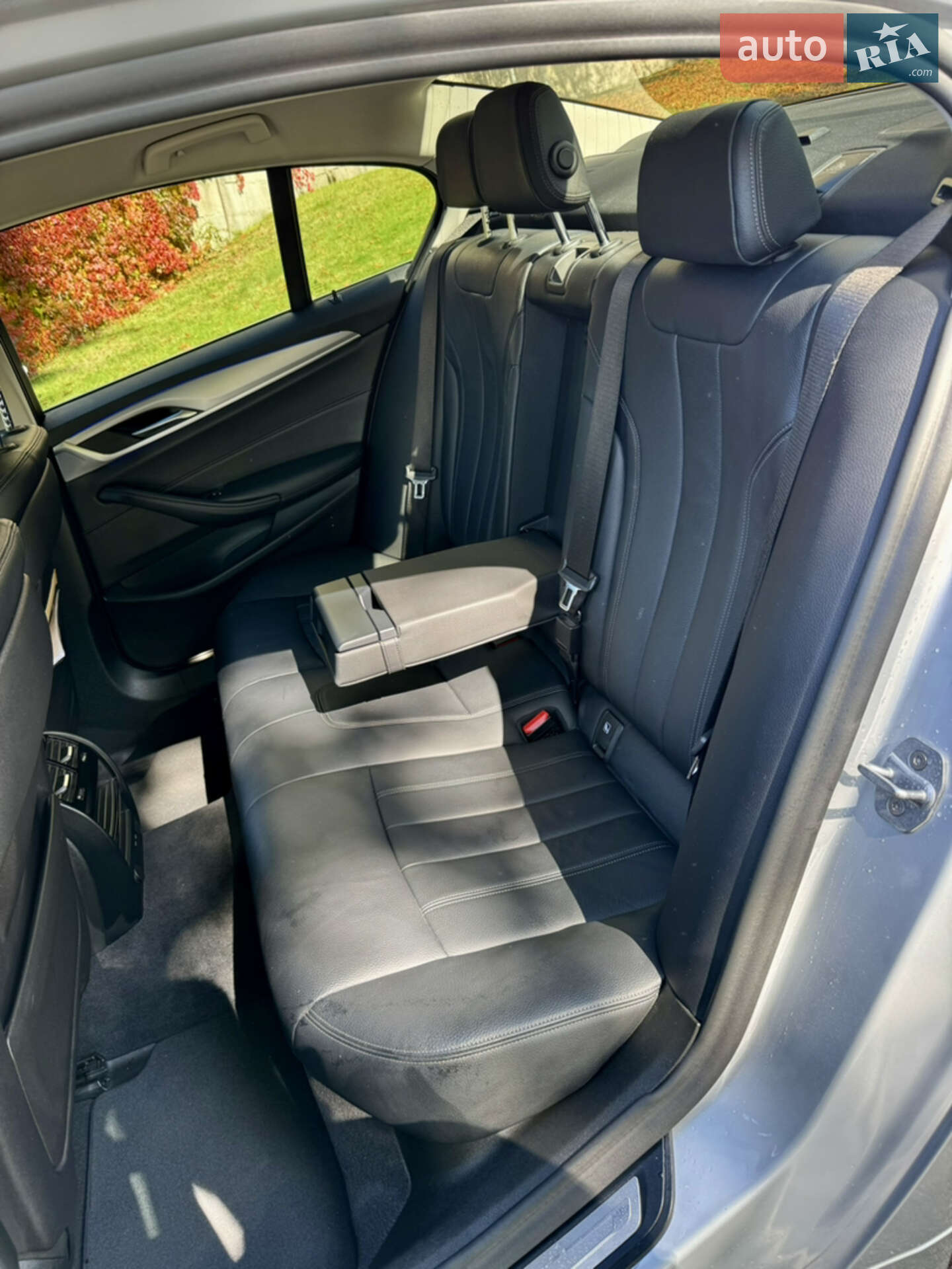 BMW 5 Series 2019 VIN WBAJF31090CD44539 фото оголошення 20 з 37