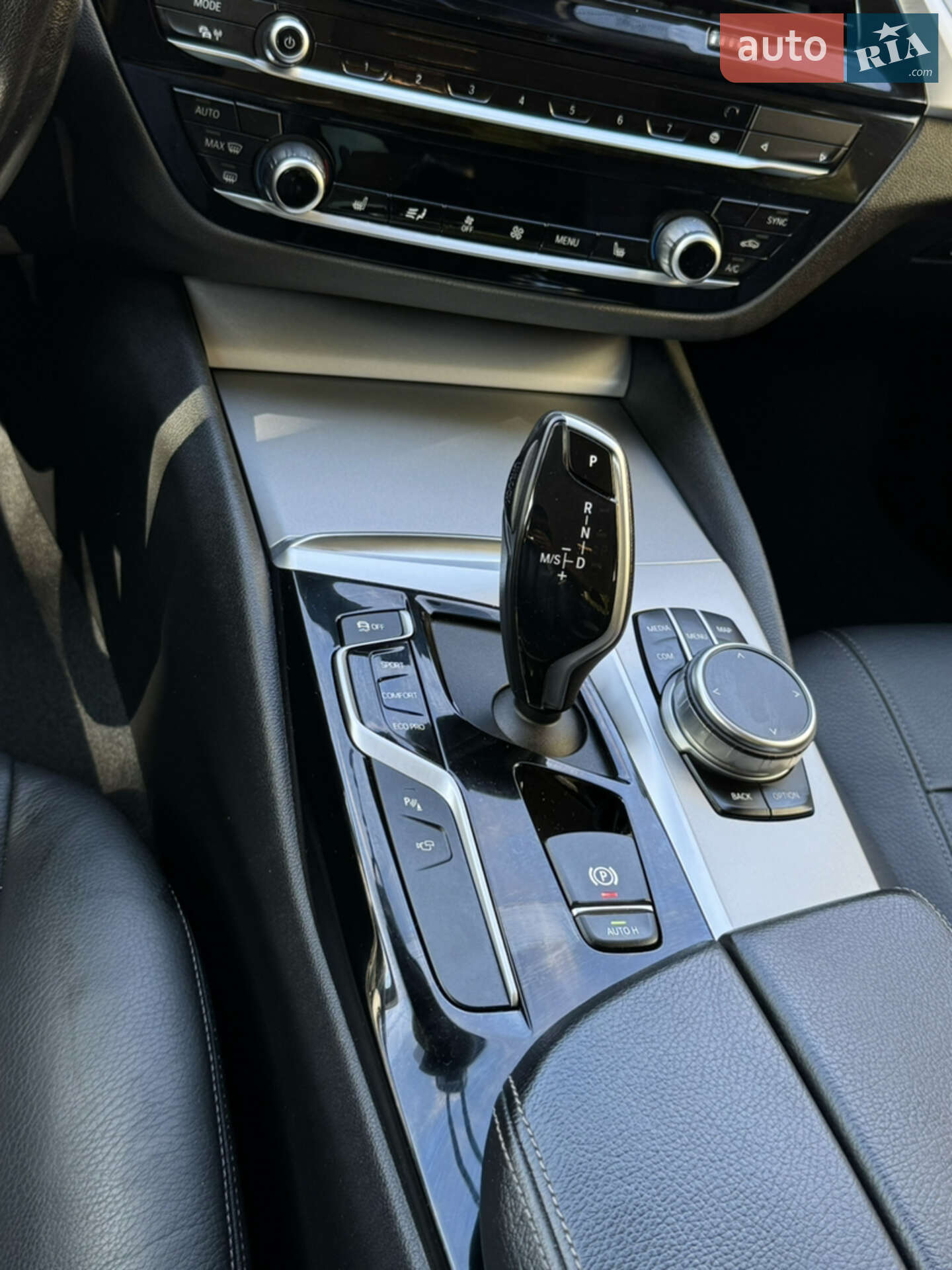 BMW 5 Series 2019 VIN WBAJF31090CD44539 фото оголошення 25 з 37