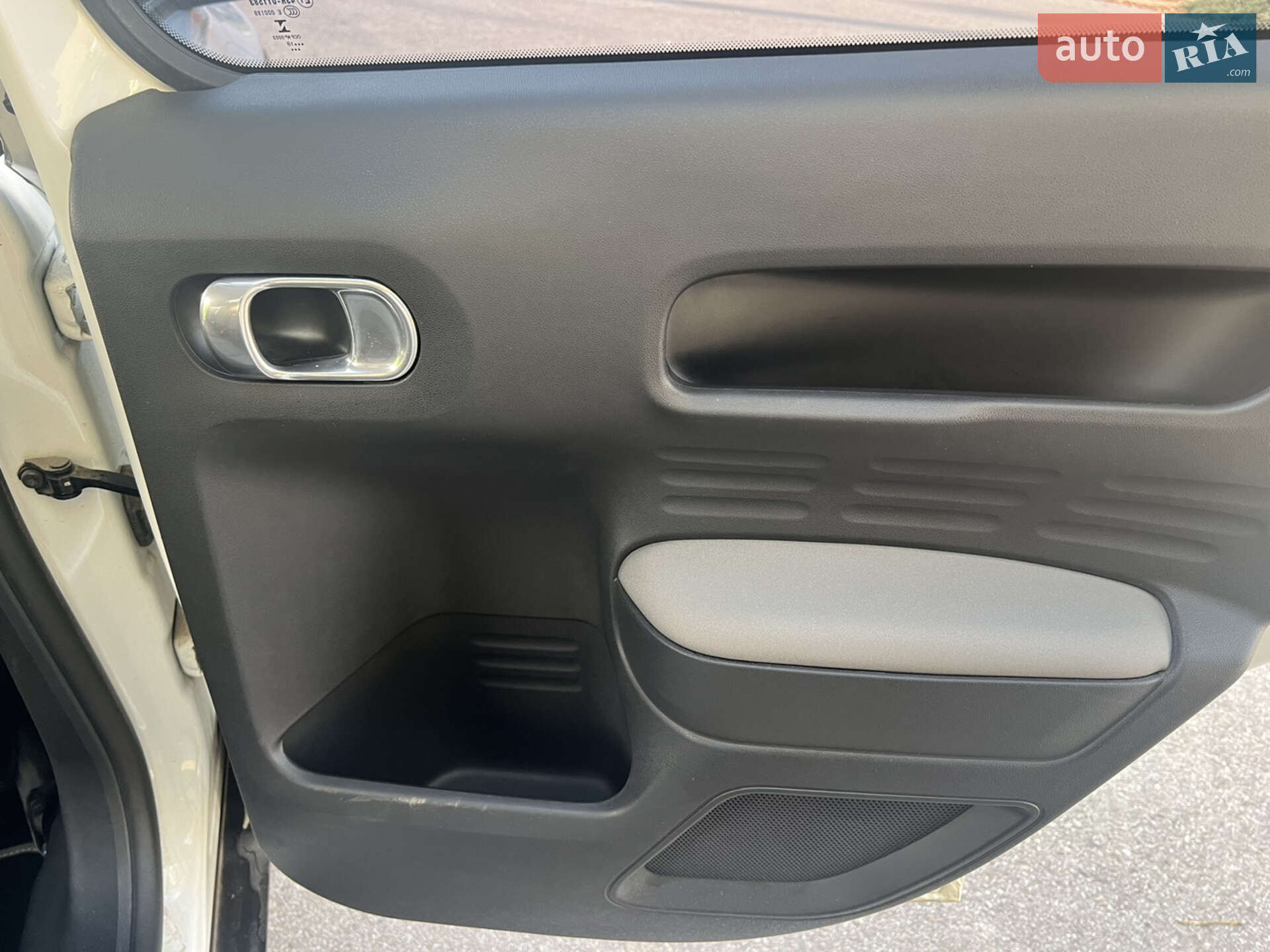 Citroen C4 Cactus 2018 VIN VF70BBHYHKE500294 фото оголошення 3 з 43