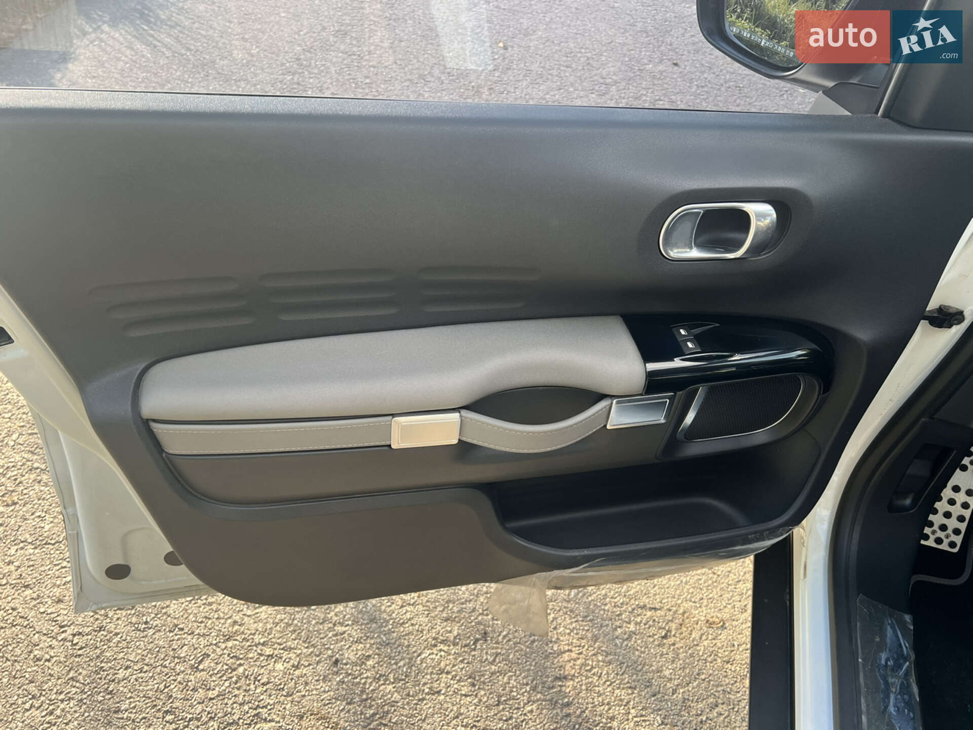 Citroen C4 Cactus 2018 VIN VF70BBHYHKE500294 фото оголошення 28 з 43