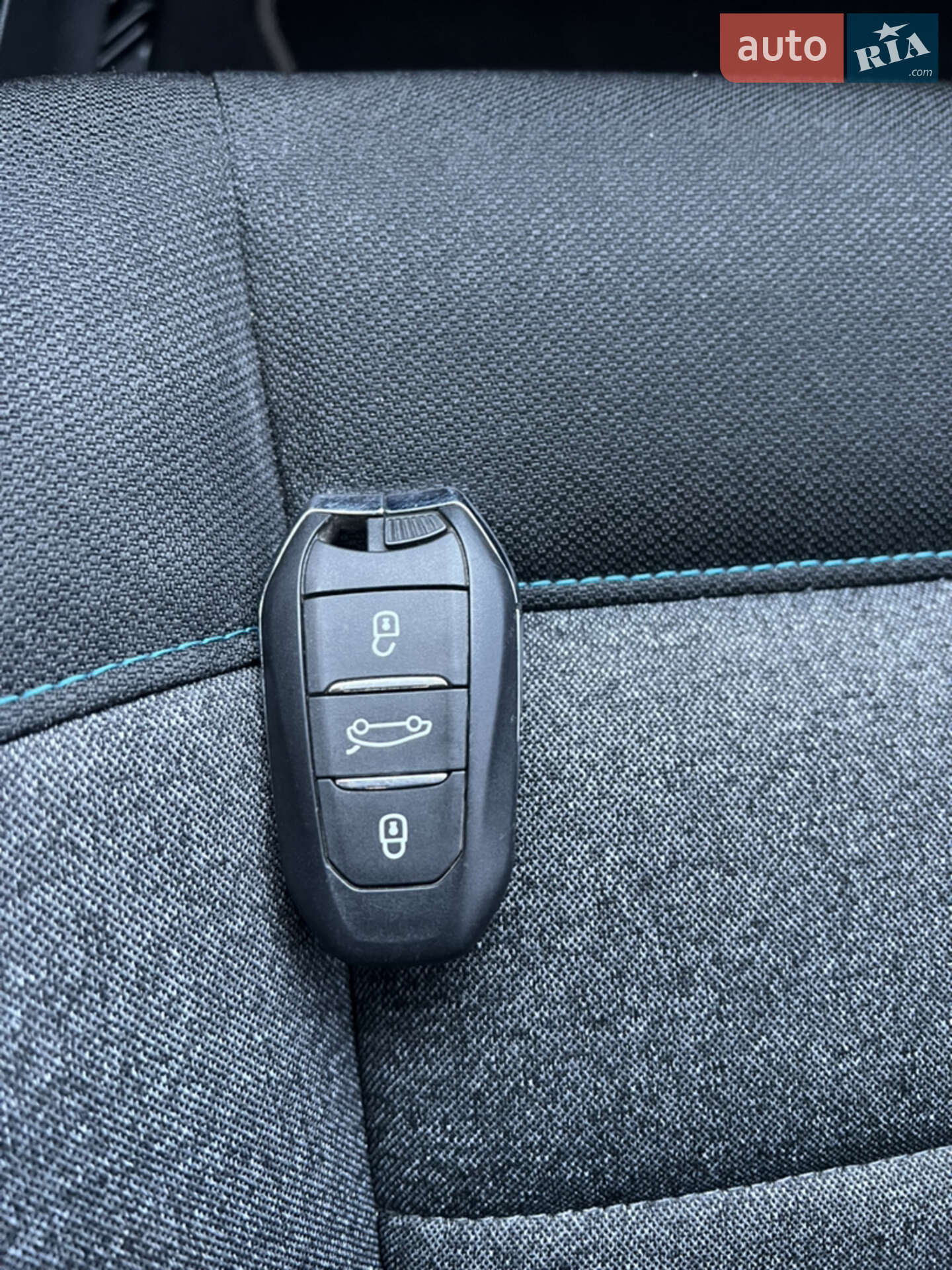 Citroen C4 Cactus 2018 VIN VF70BBHYHKE500294 фото оголошення 32 з 43