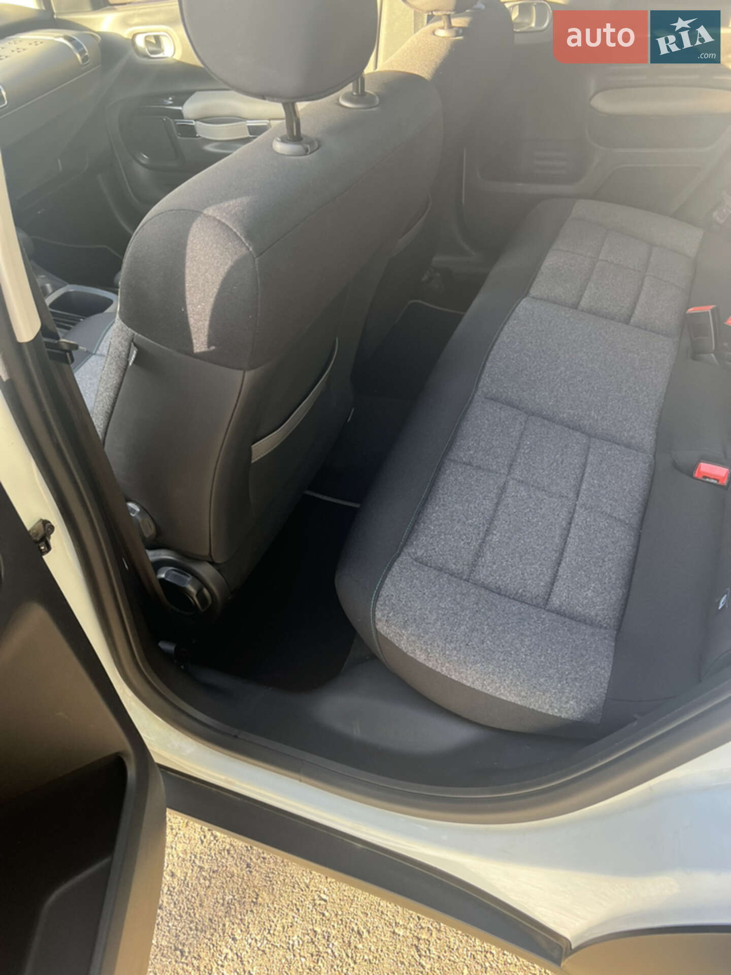 Citroen C4 Cactus 2018 VIN VF70BBHYHKE500294 фото оголошення 33 з 43
