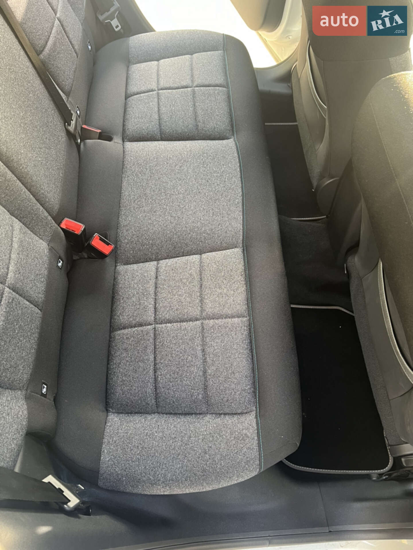 Citroen C4 Cactus 2018 VIN VF70BBHYHKE500294 фото оголошення 34 з 43