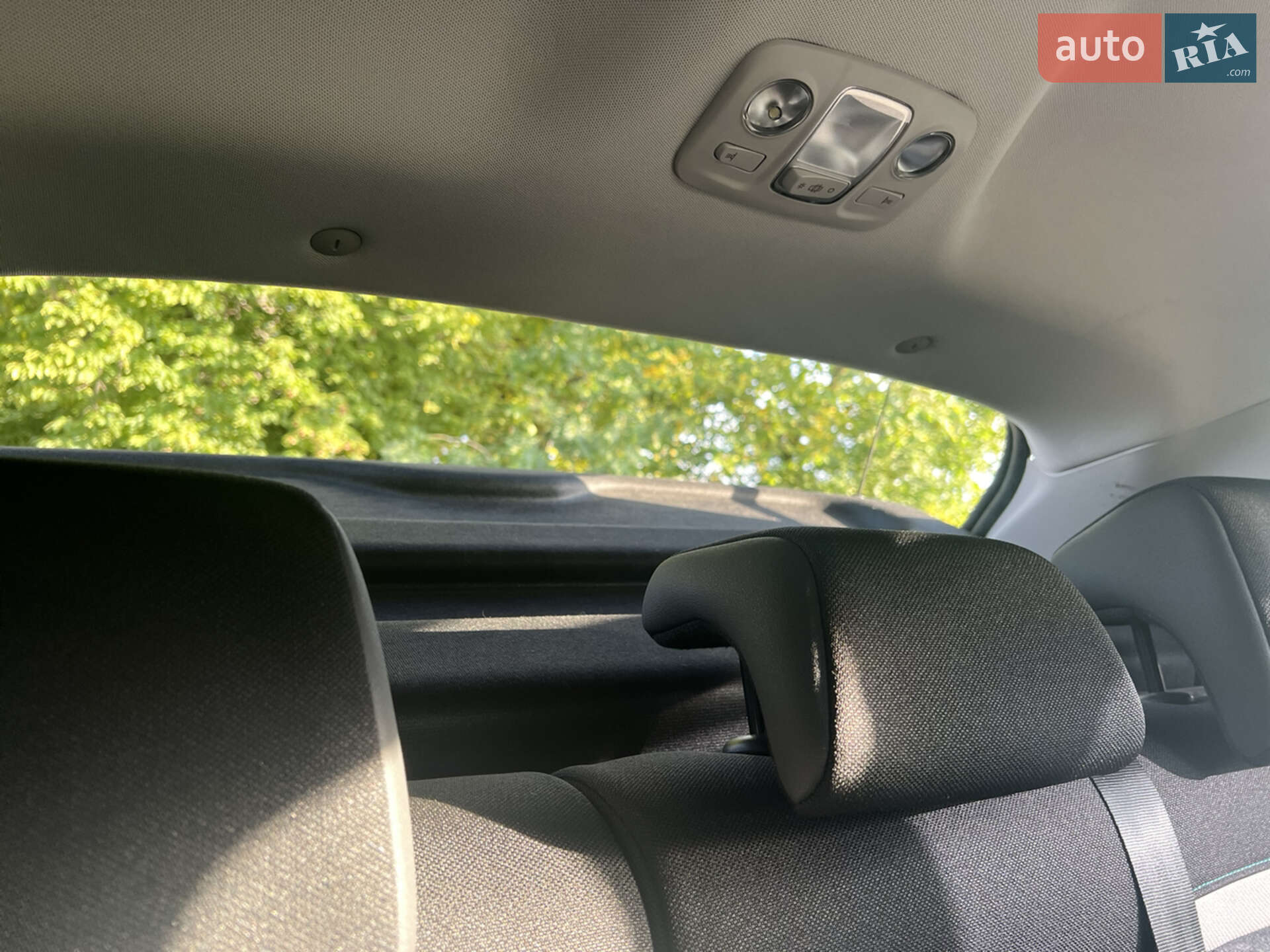 Citroen C4 Cactus 2018 VIN VF70BBHYHKE500294 фото оголошення 36 з 43