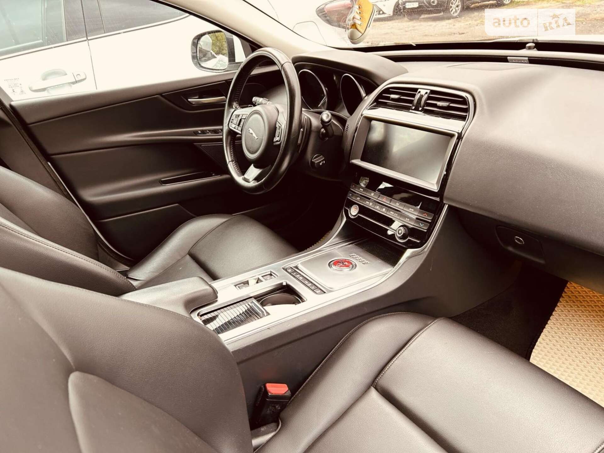 Jaguar XE 2019 VIN SAJAR4FX2KCP51724 фото оголошення 12 з 13