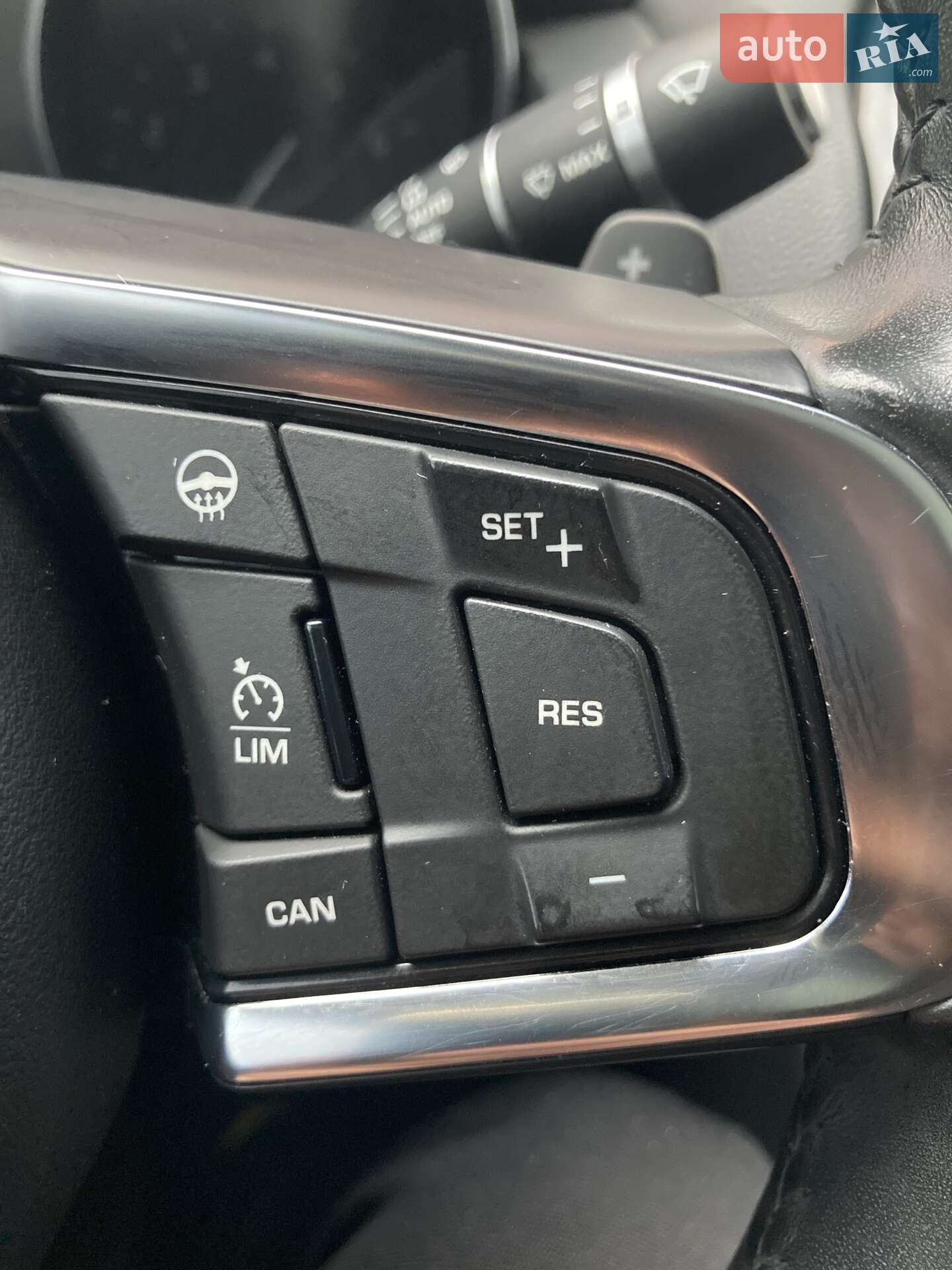 Jaguar XE 2018 VIN SAJAK4GX1JCP40148 фото оголошення 26 з 32