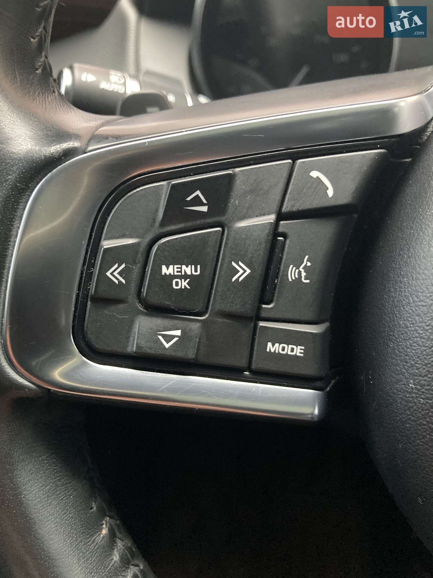 Jaguar XE 2018 VIN SAJAK4GX1JCP40148 фото оголошення 28 з 32