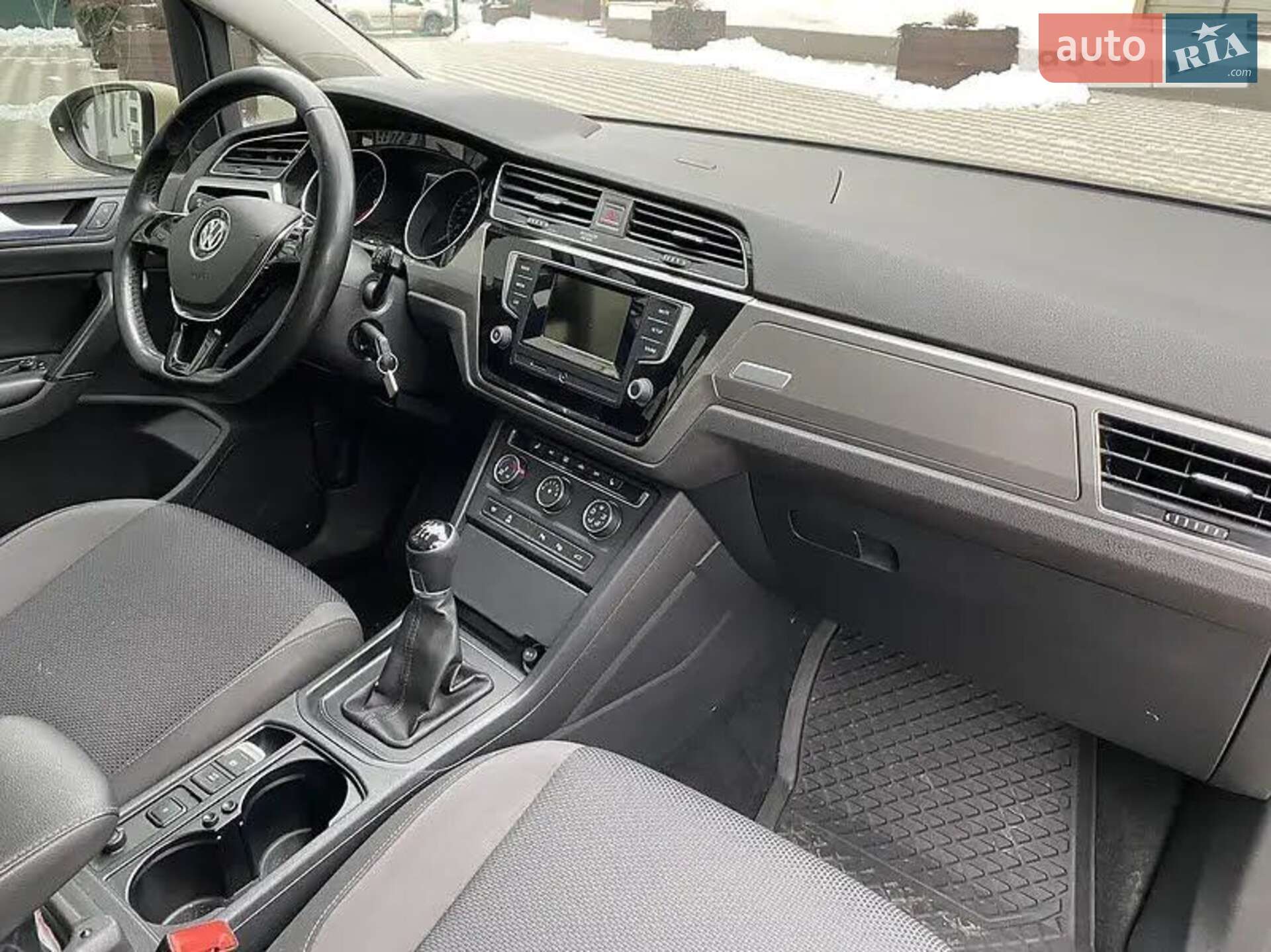 Volkswagen Touran 2016 VIN WVGZZZ1TZHW005454 фото оголошення 4 з 5