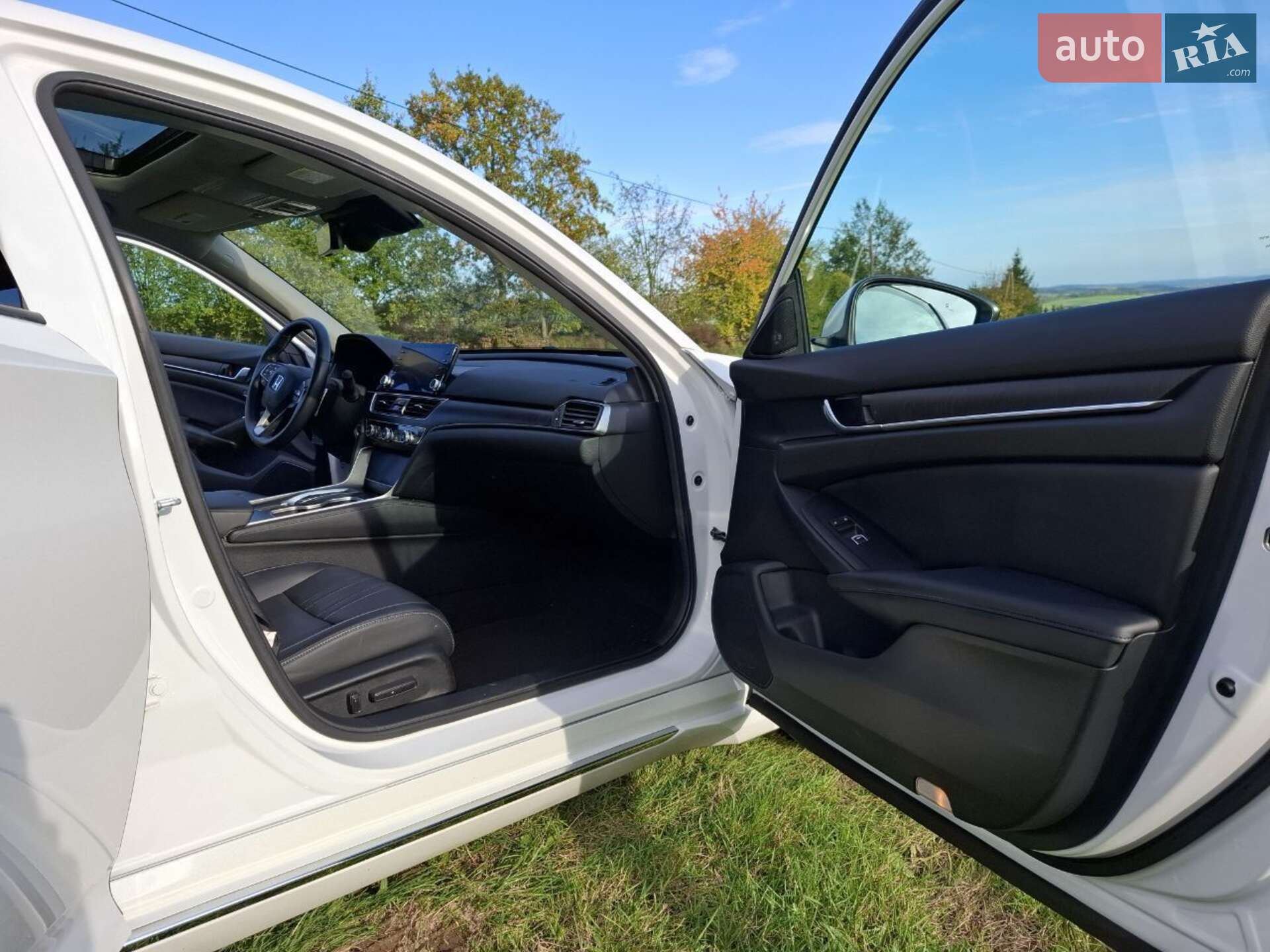 Honda Accord 2021 VIN 1HGCV3F58MA015270 фото оголошення 12 з 28