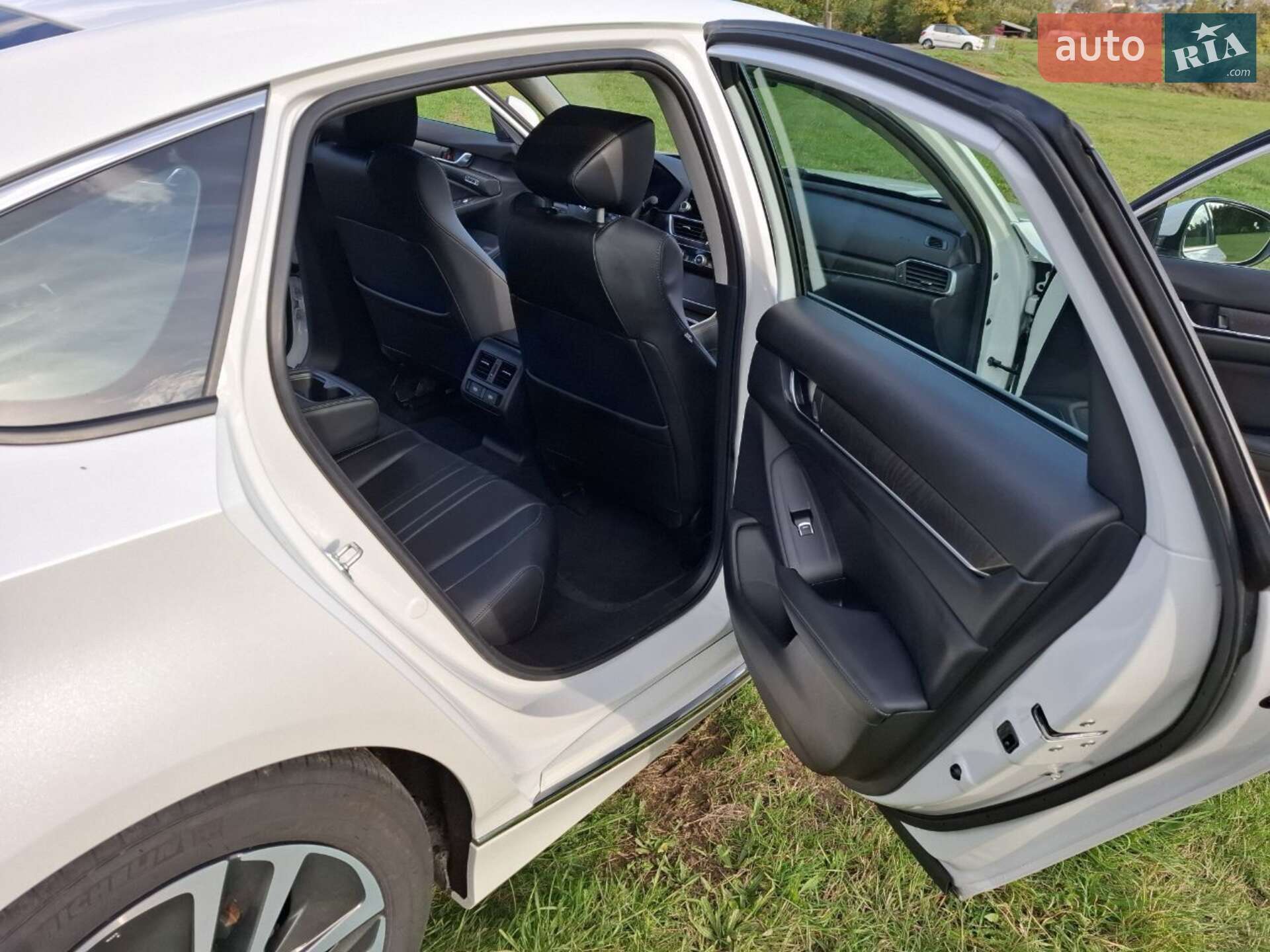 Honda Accord 2021 VIN 1HGCV3F58MA015270 фото оголошення 14 з 28