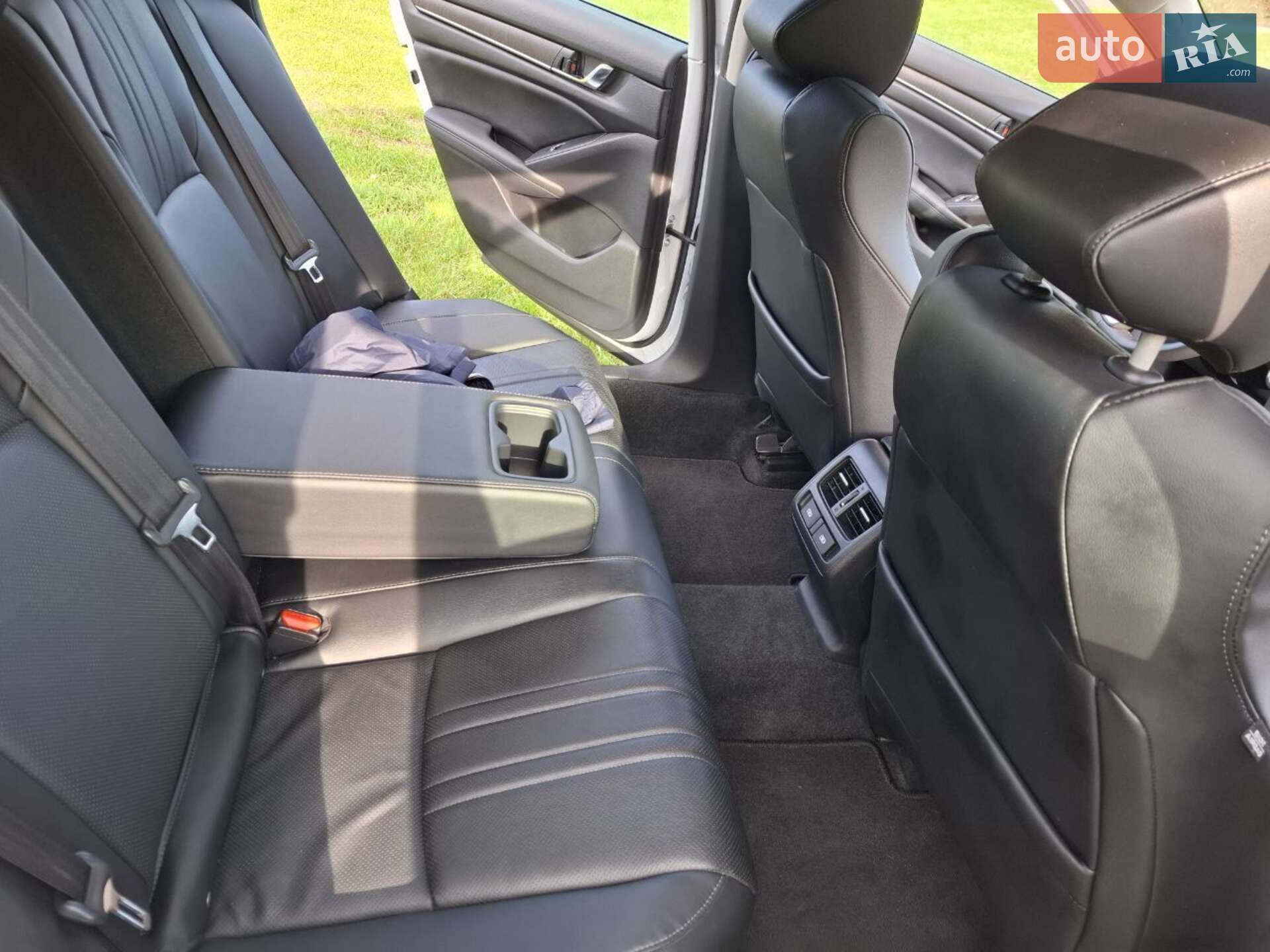 Honda Accord 2021 VIN 1HGCV3F58MA015270 фото оголошення 15 з 28