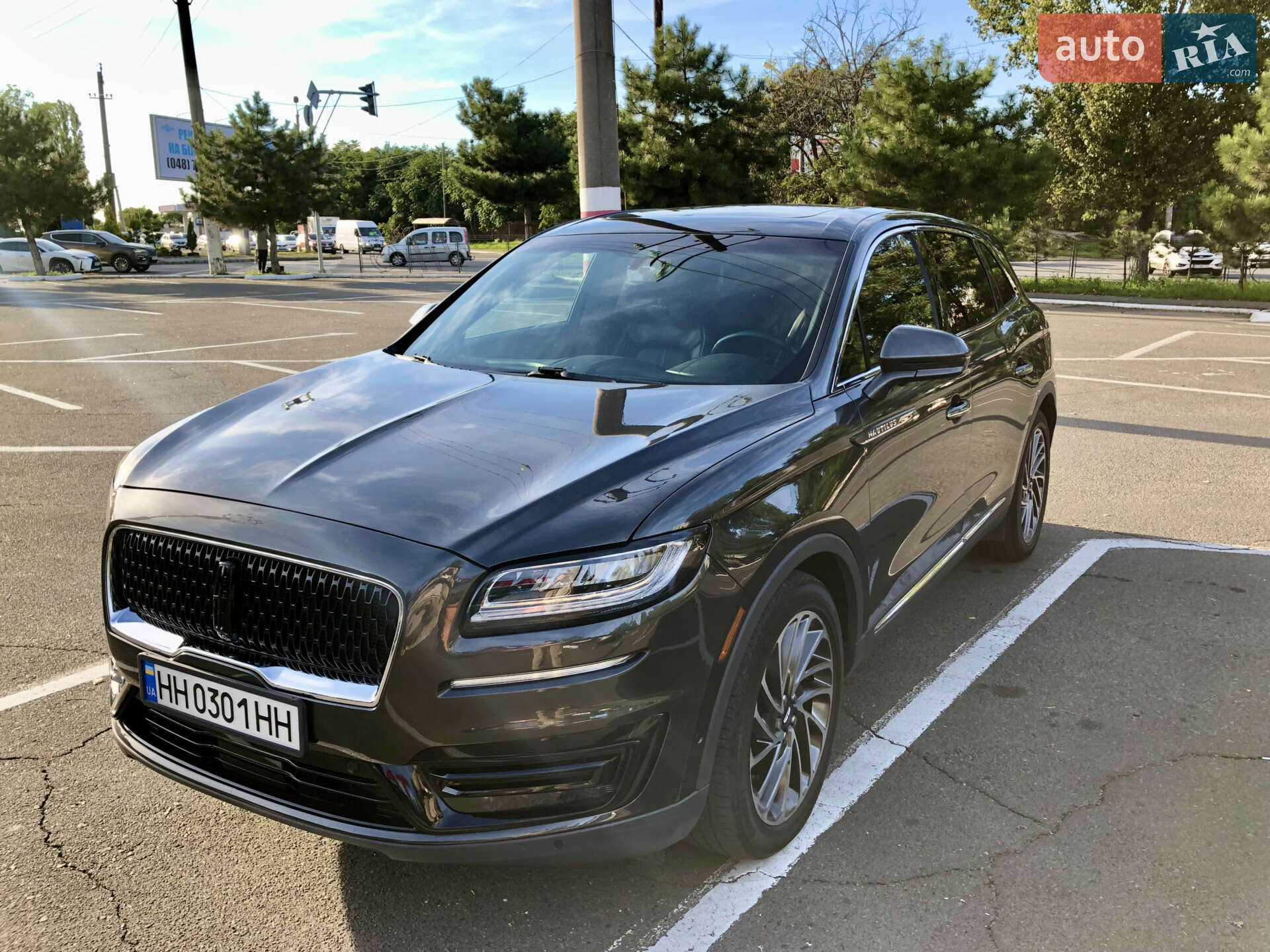 Lincoln Nautilus 2019 VIN 2LMPJ6L97KBL40949 фото оголошення 2 з 47