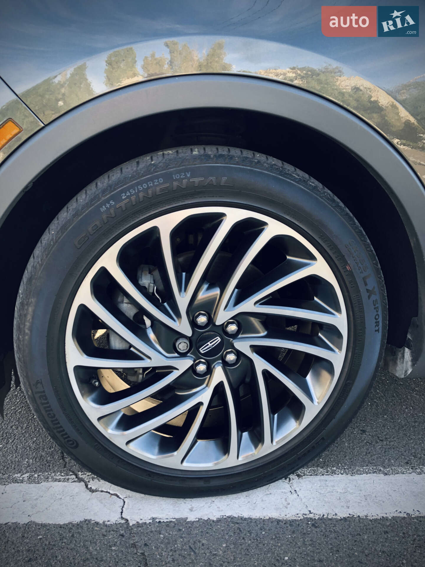 Lincoln Nautilus 2019 VIN 2LMPJ6L97KBL40949 фото оголошення 8 з 47