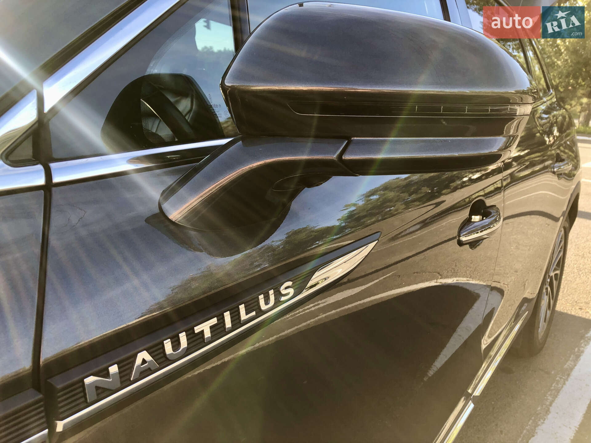 Lincoln Nautilus 2019 VIN 2LMPJ6L97KBL40949 фото оголошення 9 з 47