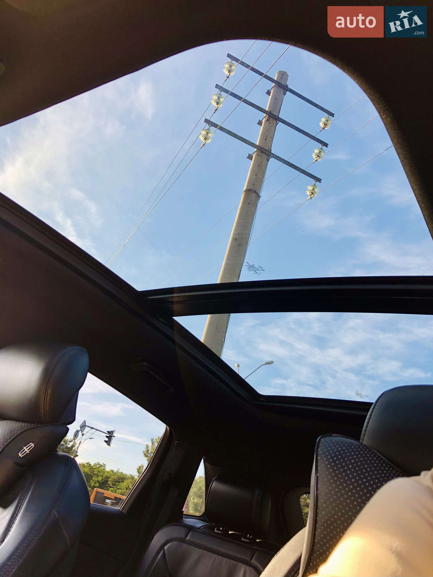 Lincoln Nautilus 2019 VIN 2LMPJ6L97KBL40949 фото оголошення 10 з 47
