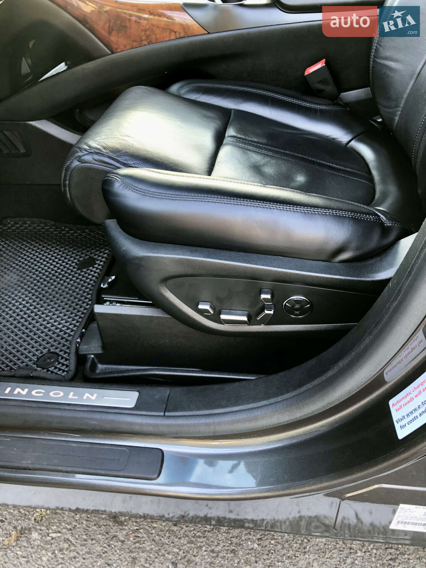 Lincoln Nautilus 2019 VIN 2LMPJ6L97KBL40949 фото оголошення 11 з 47