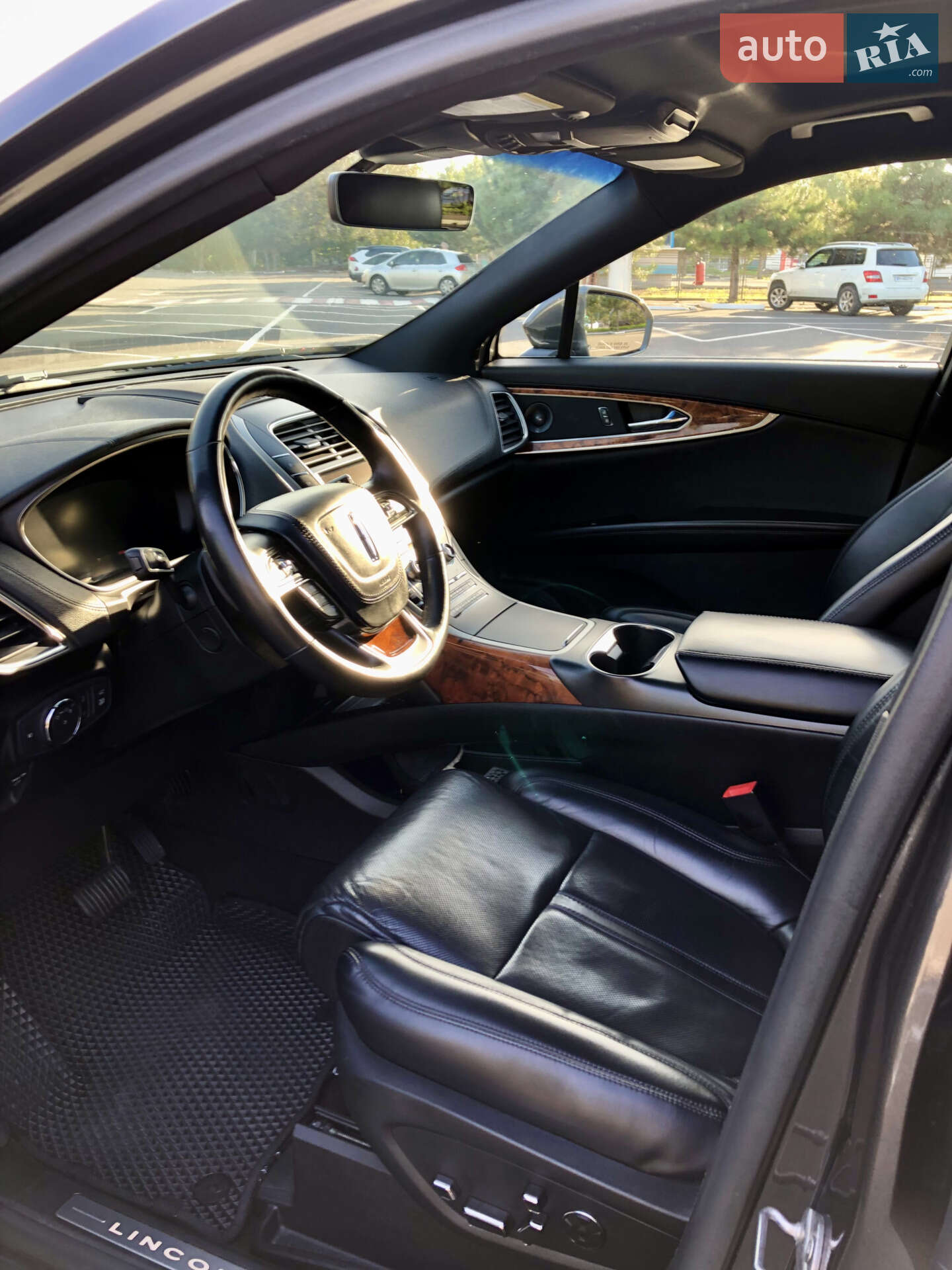 Lincoln Nautilus 2019 VIN 2LMPJ6L97KBL40949 фото оголошення 12 з 47