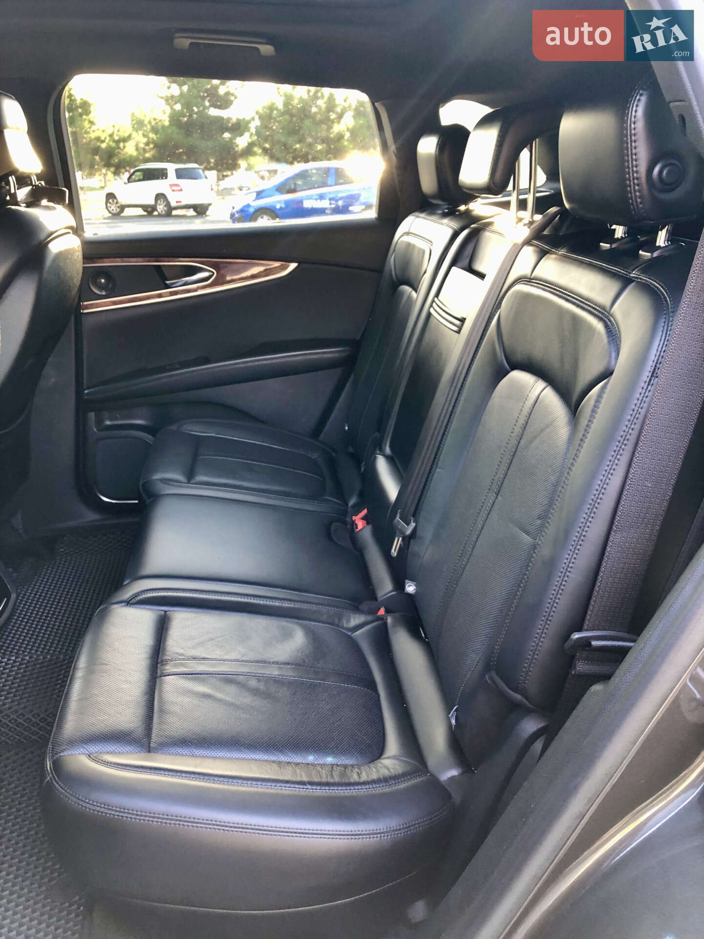 Lincoln Nautilus 2019 VIN 2LMPJ6L97KBL40949 фото оголошення 16 з 47