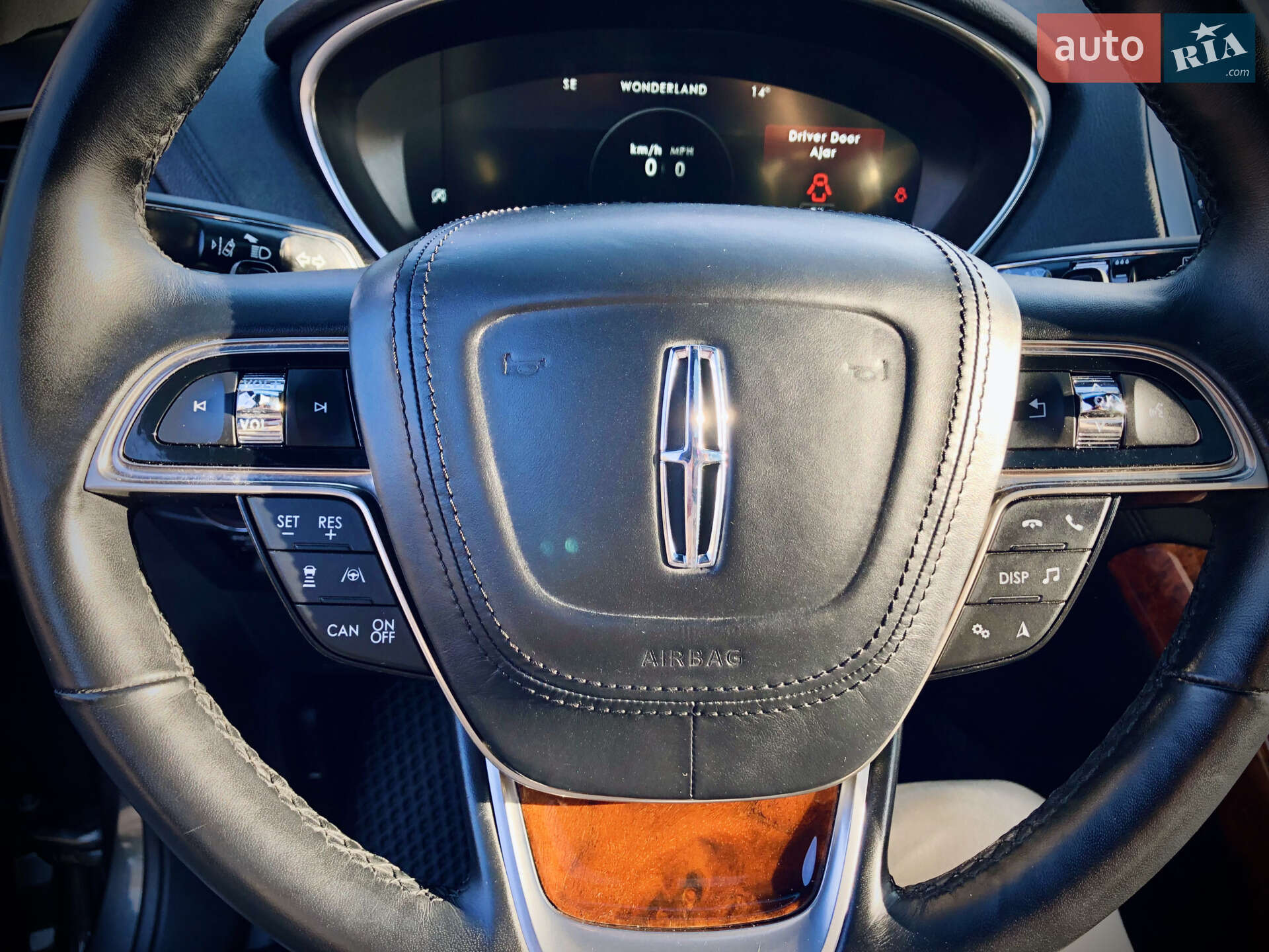 Lincoln Nautilus 2019 VIN 2LMPJ6L97KBL40949 фото оголошення 23 з 47