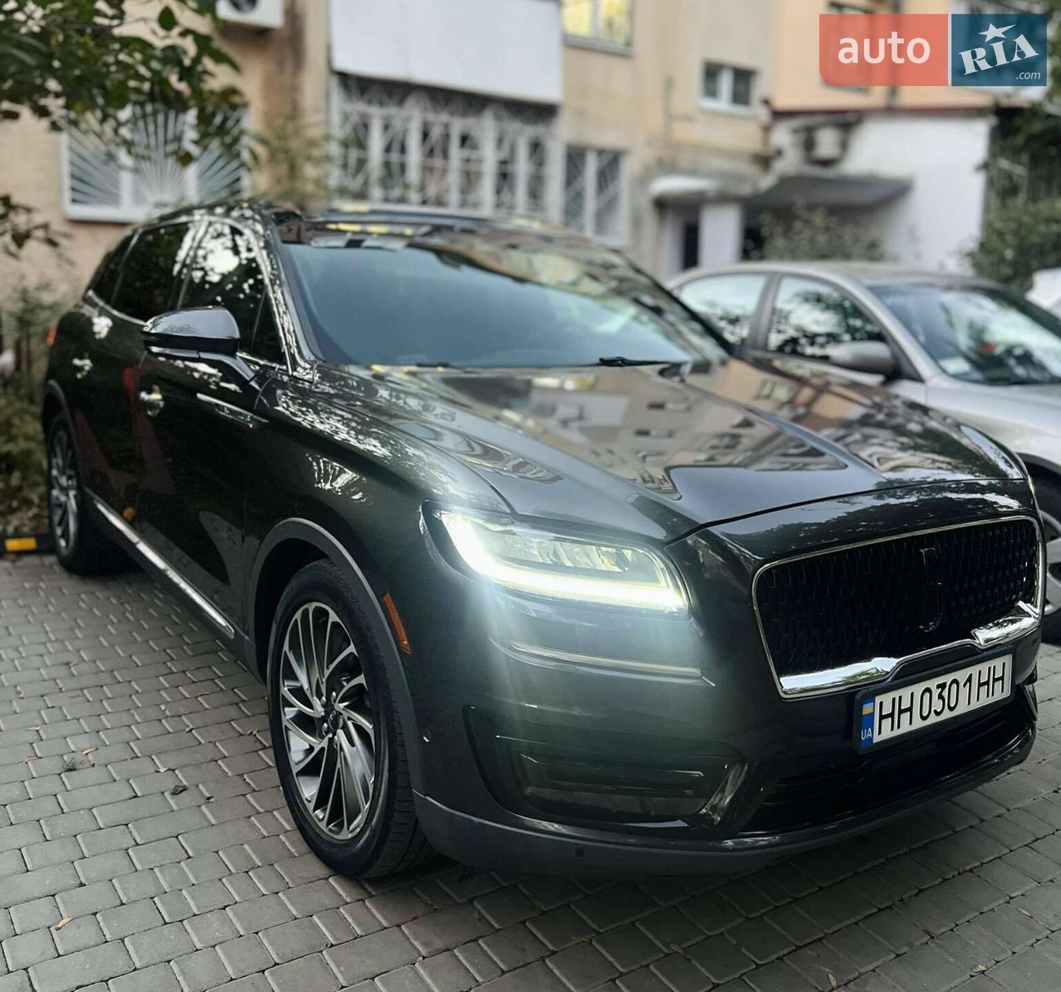 Lincoln Nautilus 2019 VIN 2LMPJ6L97KBL40949 фото оголошення 33 з 47