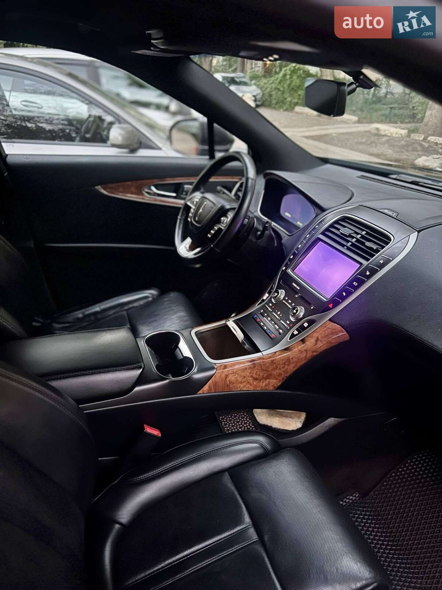 Lincoln Nautilus 2019 VIN 2LMPJ6L97KBL40949 фото оголошення 40 з 47