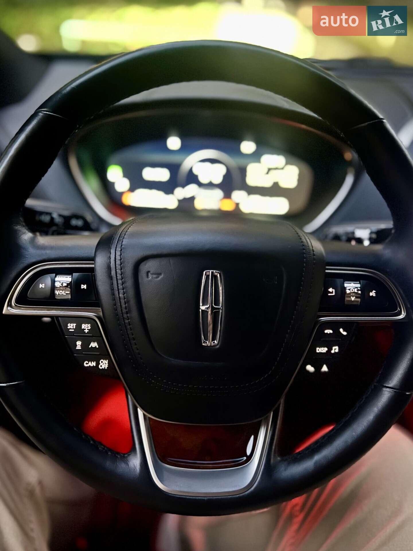 Lincoln Nautilus 2019 VIN 2LMPJ6L97KBL40949 фото оголошення 42 з 47