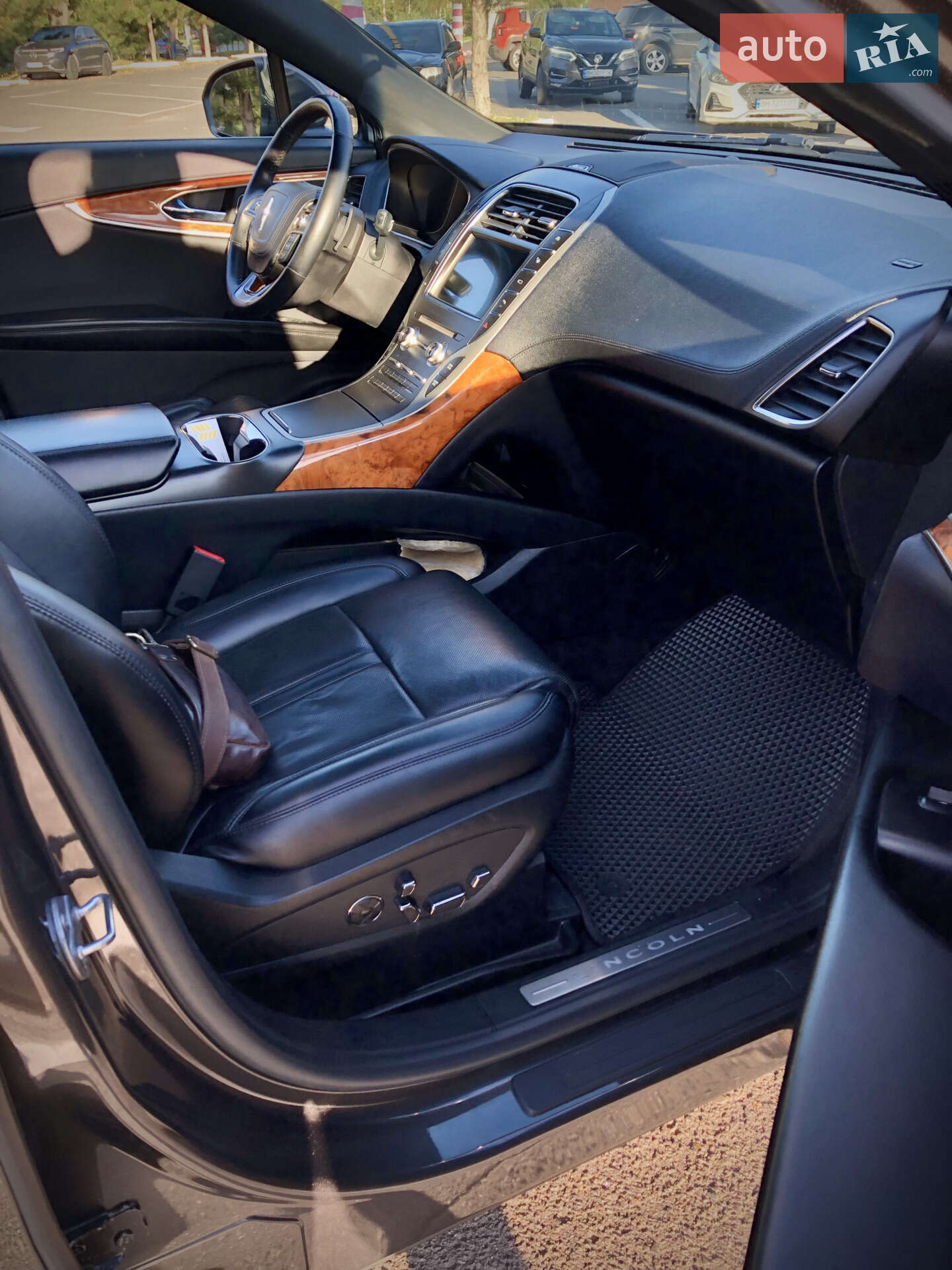 Lincoln Nautilus 2019 VIN 2LMPJ6L97KBL40949 фото оголошення 18 з 47